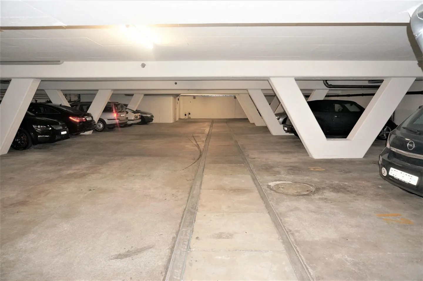 Posti auto all'aperto / Posti in garage - Foto 3 di 3