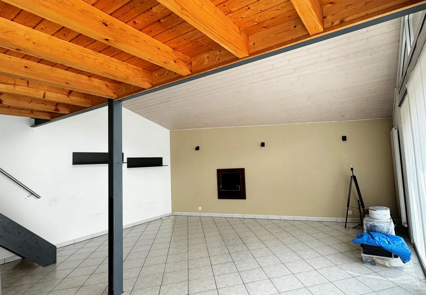 The ancient meets the modern in this spacious house with beautiful land - Photo 6 of 15