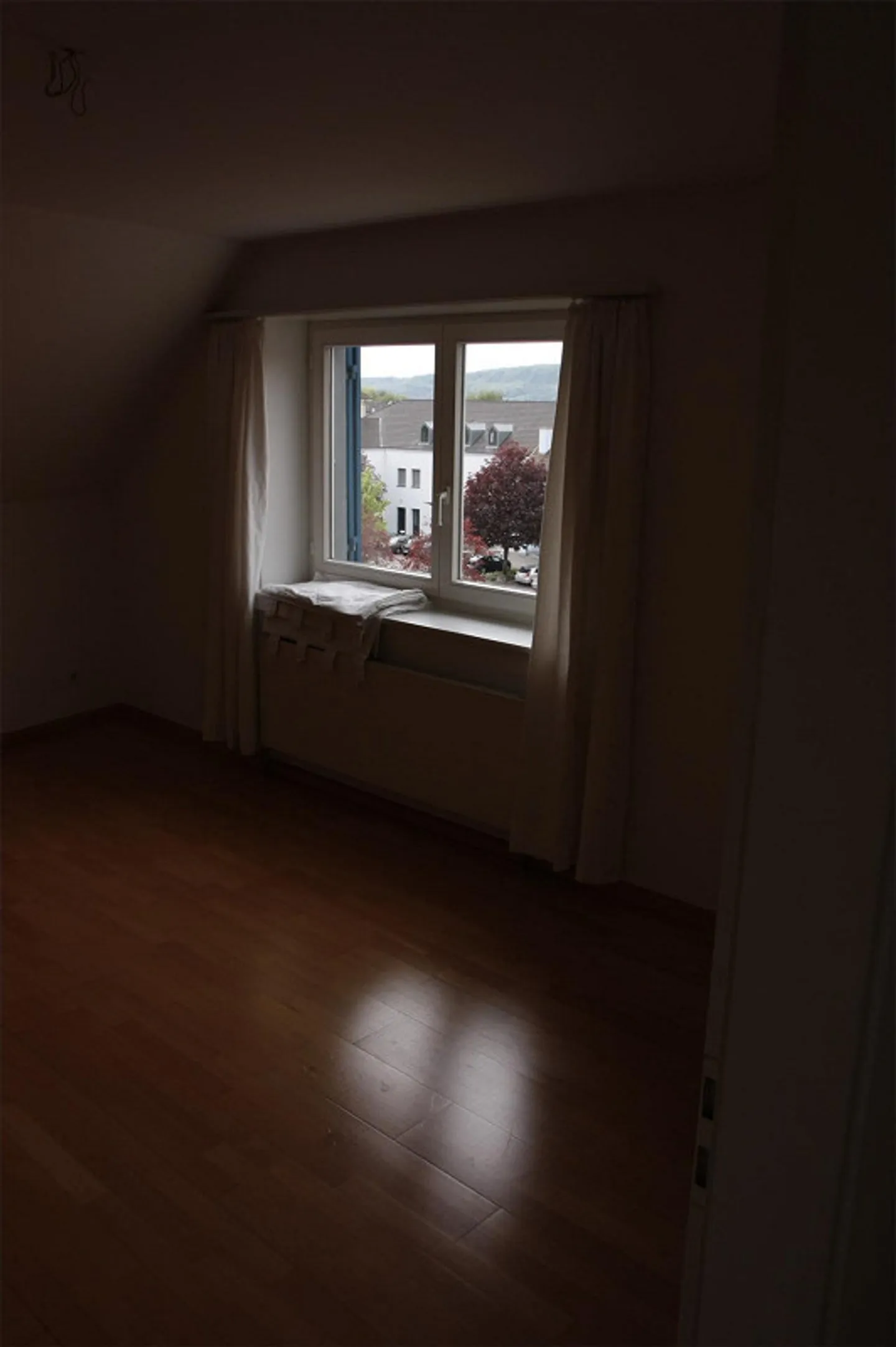 Charmante Dachwohnung mit Galerie - Foto 8 von 15