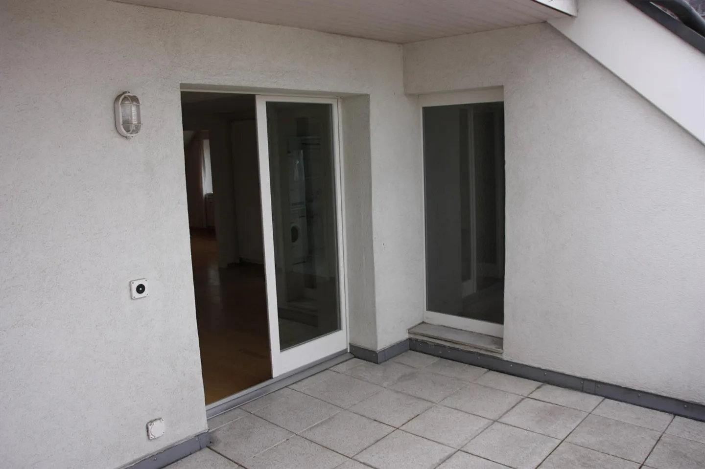 Charmante Dachwohnung mit Galerie - Foto 14 von 15