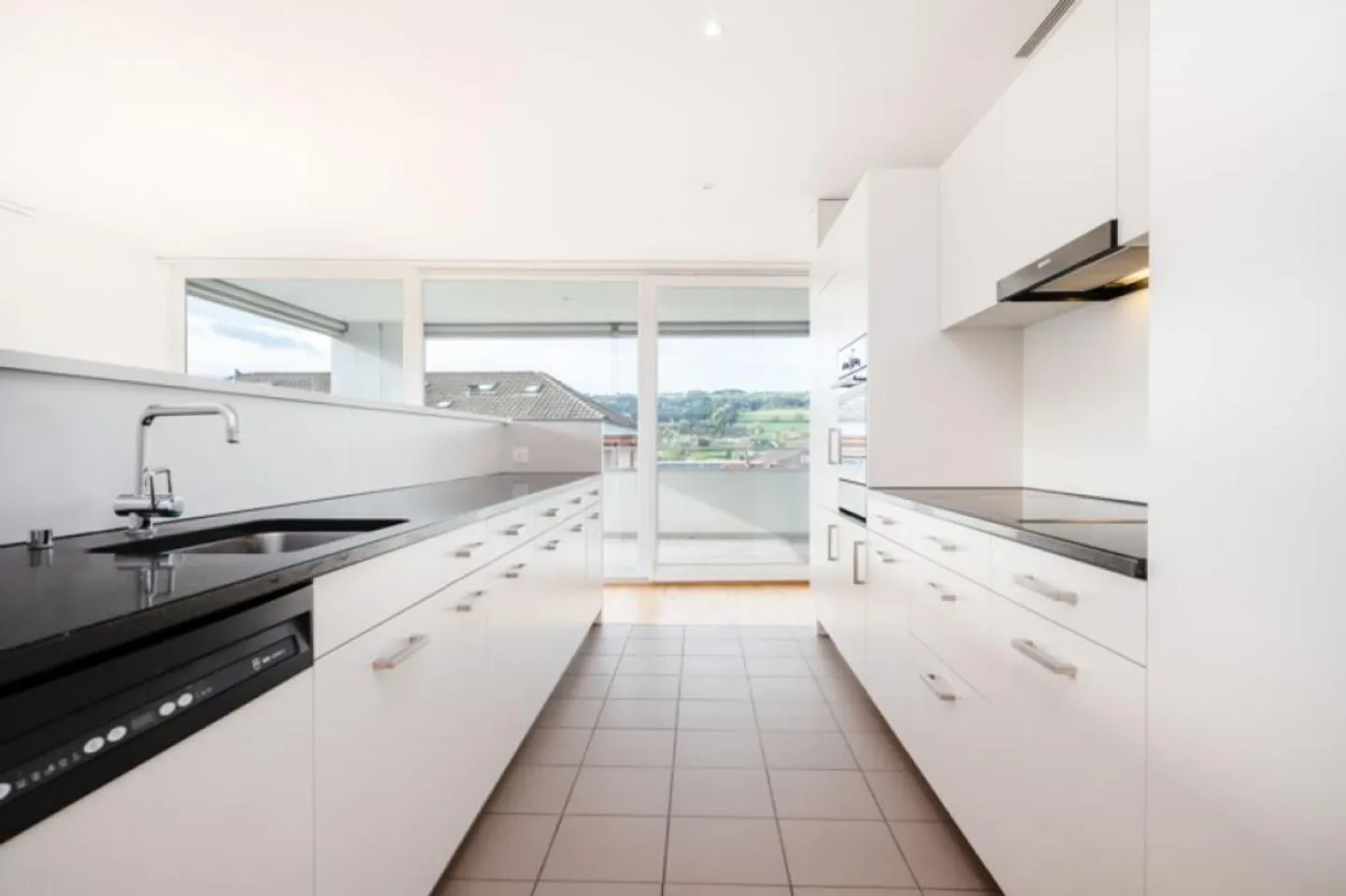 Appartement spacieux dans le quartier Bellevue - Photo 3 sur 8