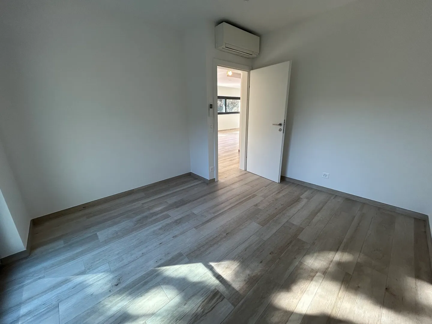 Appartement moderne 4.5 pièces - Photo 6 sur 7