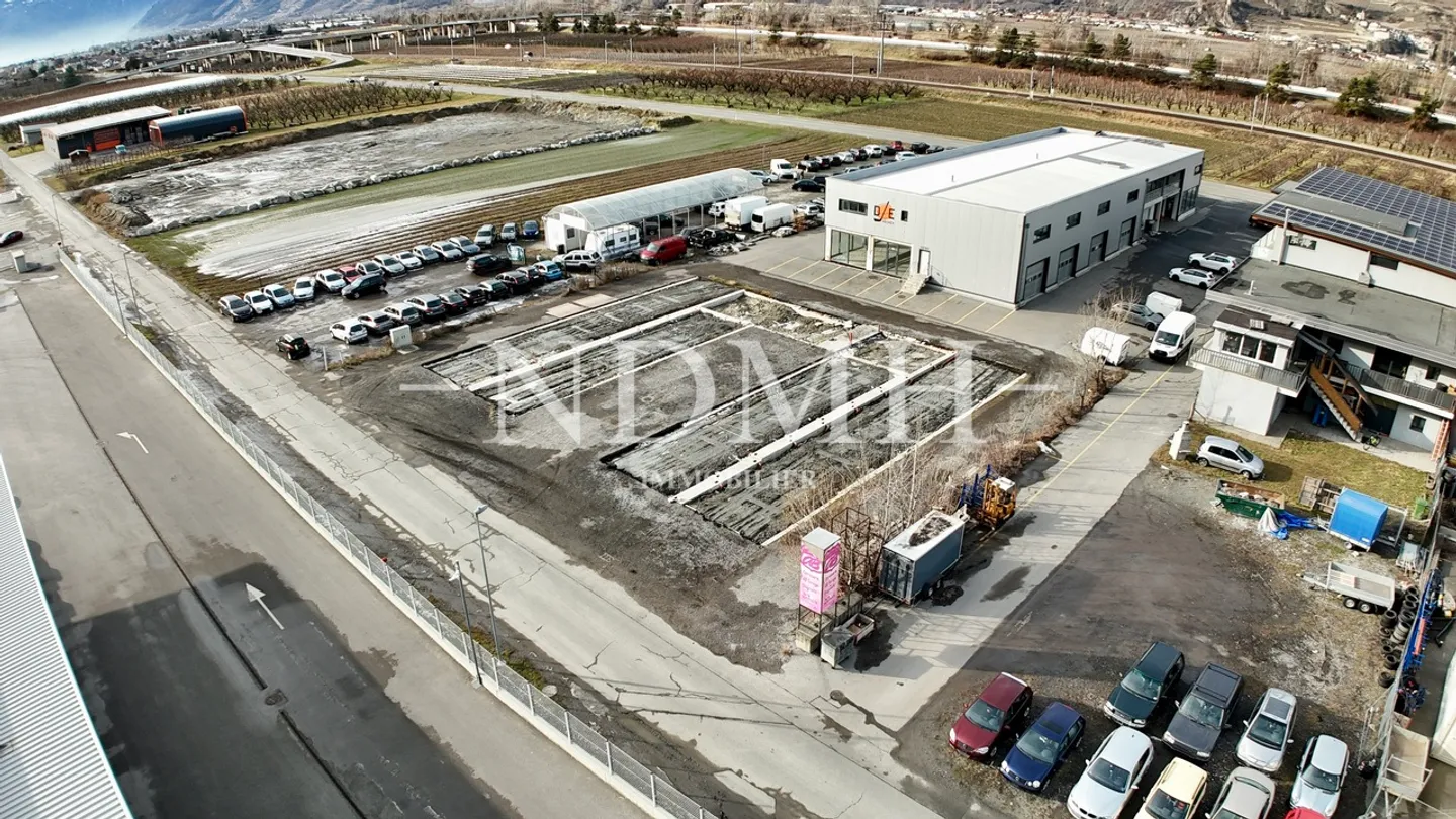 Extraordinary property with approved commercial project - Photo 6 of 7