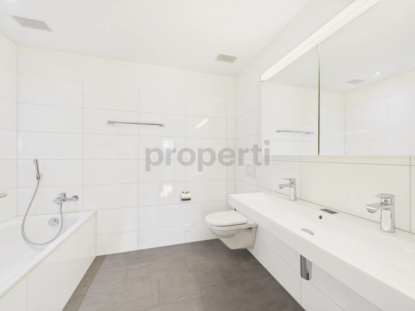 Modern 4.5-room apartment with balcony, Ufhusen - Photo 7 of 10