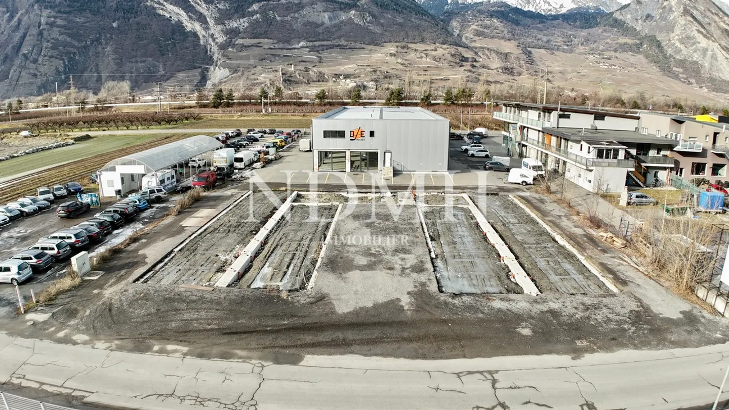 Extraordinary property with approved commercial project - Photo 1 of 7