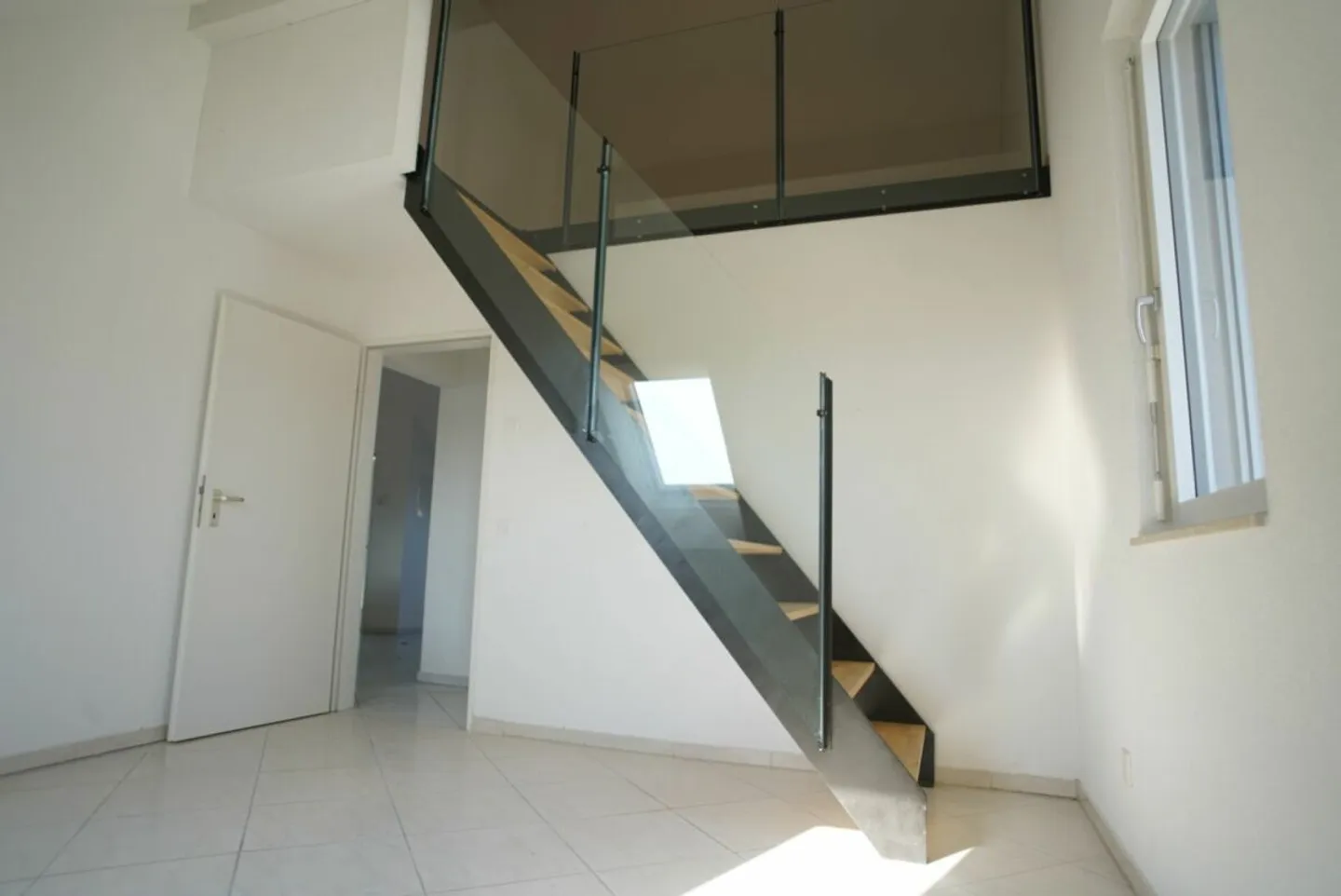 Modern 3.5 Room Apartment - Photo 4 of 10