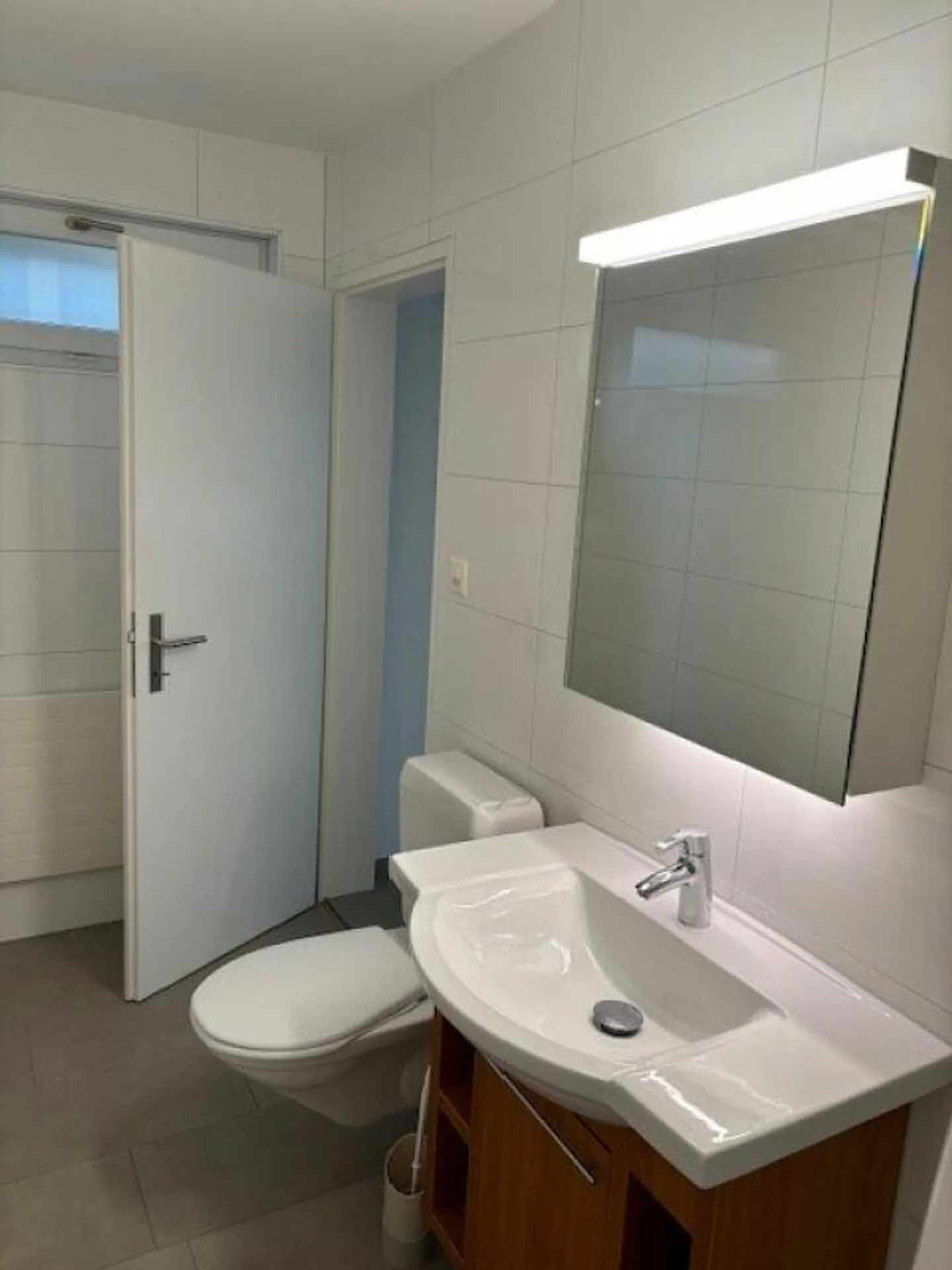 Appartement meublé 1 pièce pour les locataires hebdomadaires - Photo 7 sur 8