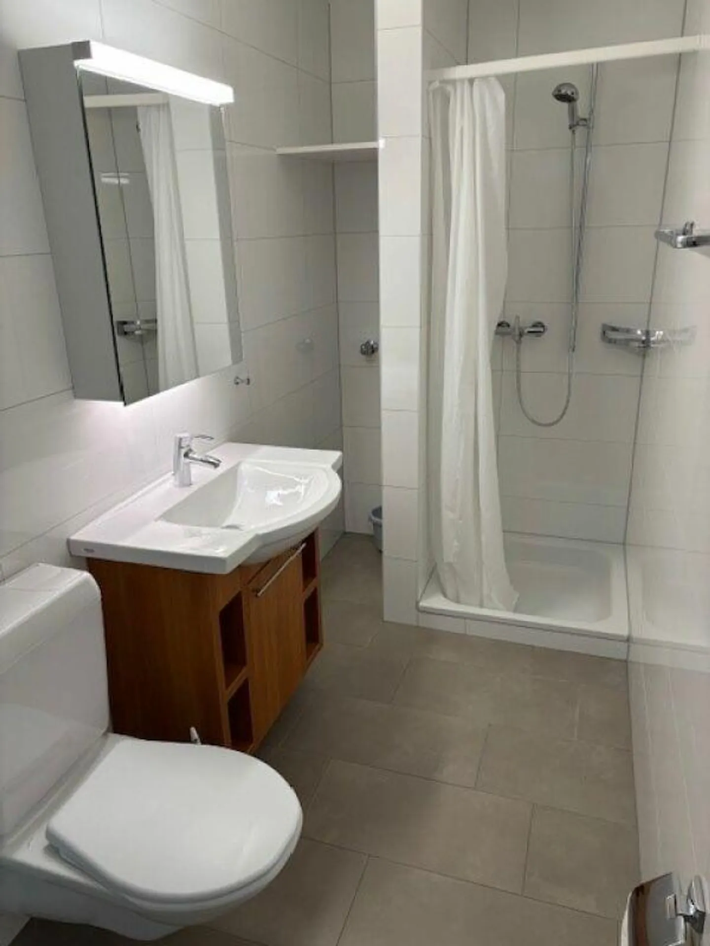 Appartement meublé 1 pièce pour les locataires hebdomadaires - Photo 8 sur 8