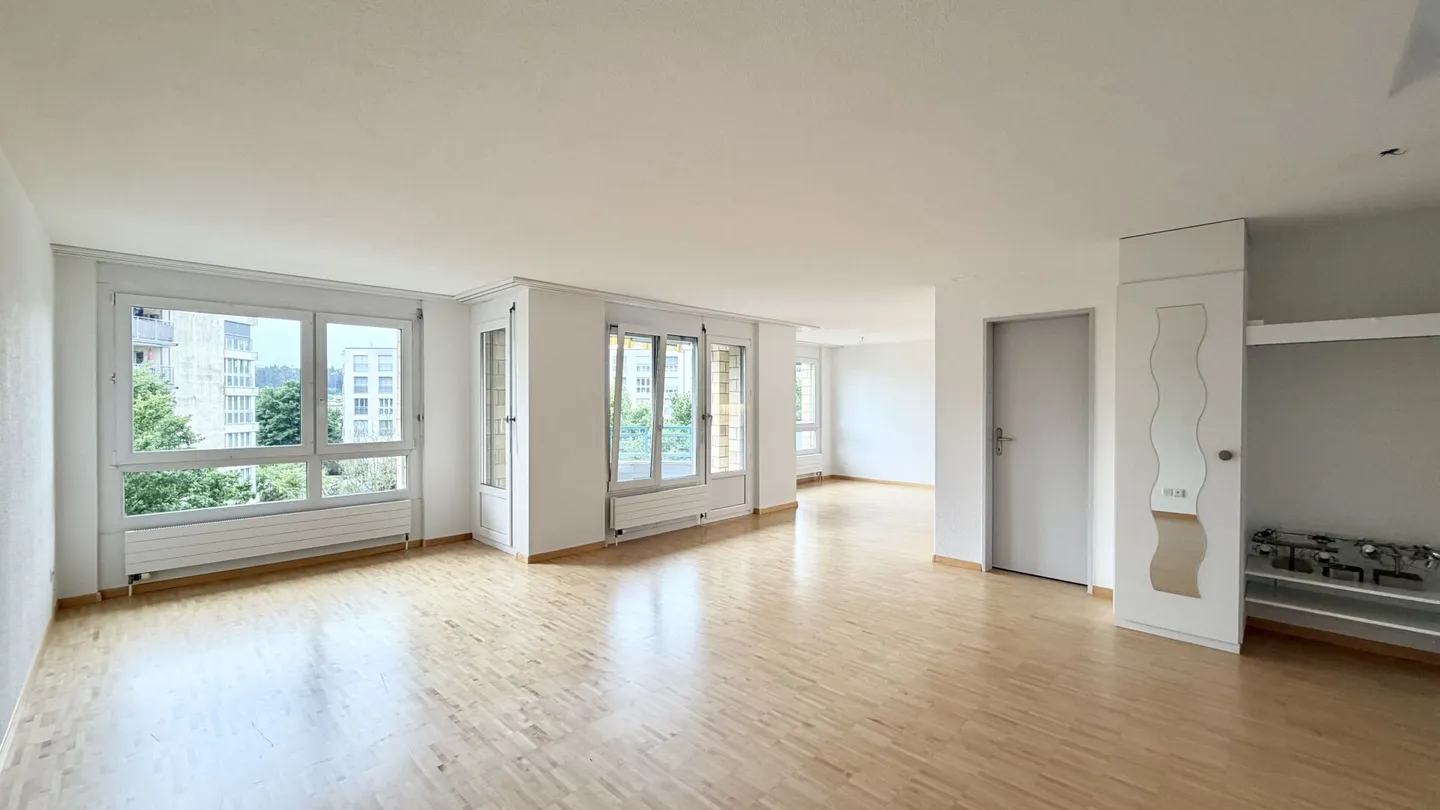 Great 3.5 Room Maisonette Apartment with Alpine View - Photo 1 of 11