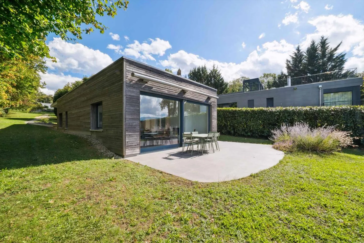 5-room Villa - Photo 1 of 13