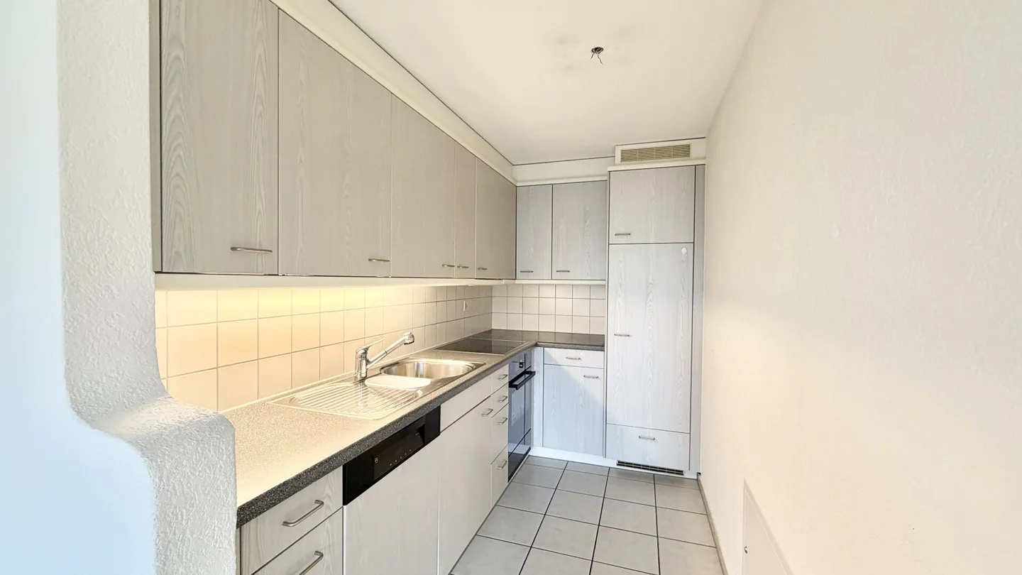 Great 3.5 Room Maisonette Apartment with Alpine View - Photo 4 of 11