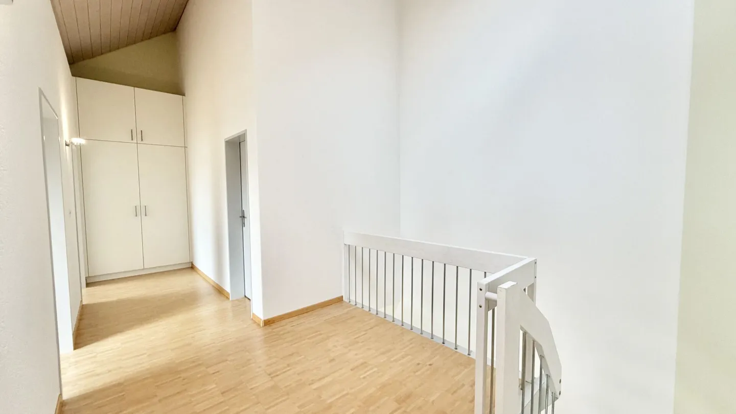 Great 3.5 Room Maisonette Apartment with Alpine View - Photo 5 of 11
