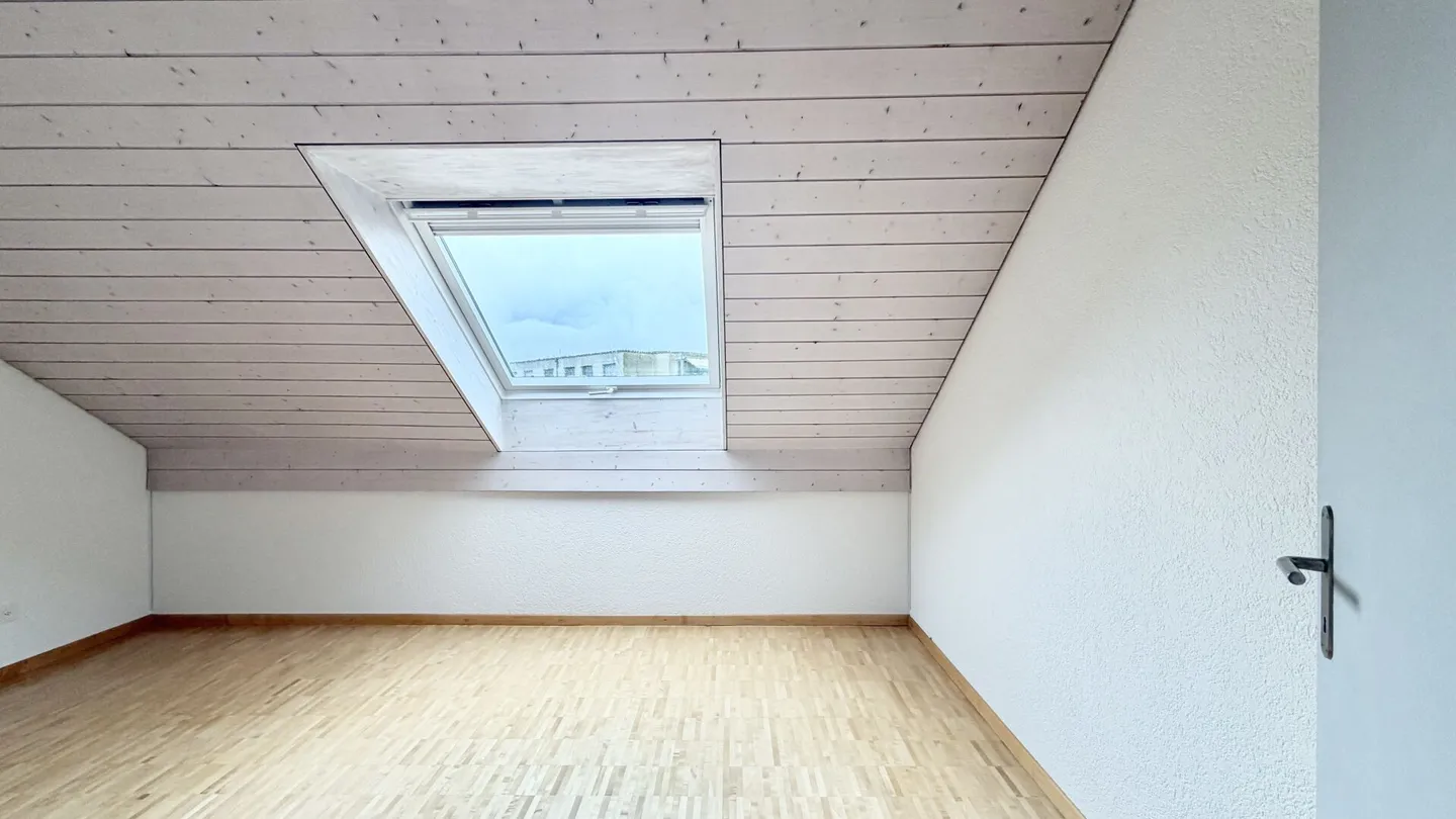 Great 3.5 Room Maisonette Apartment with Alpine View - Photo 8 of 11