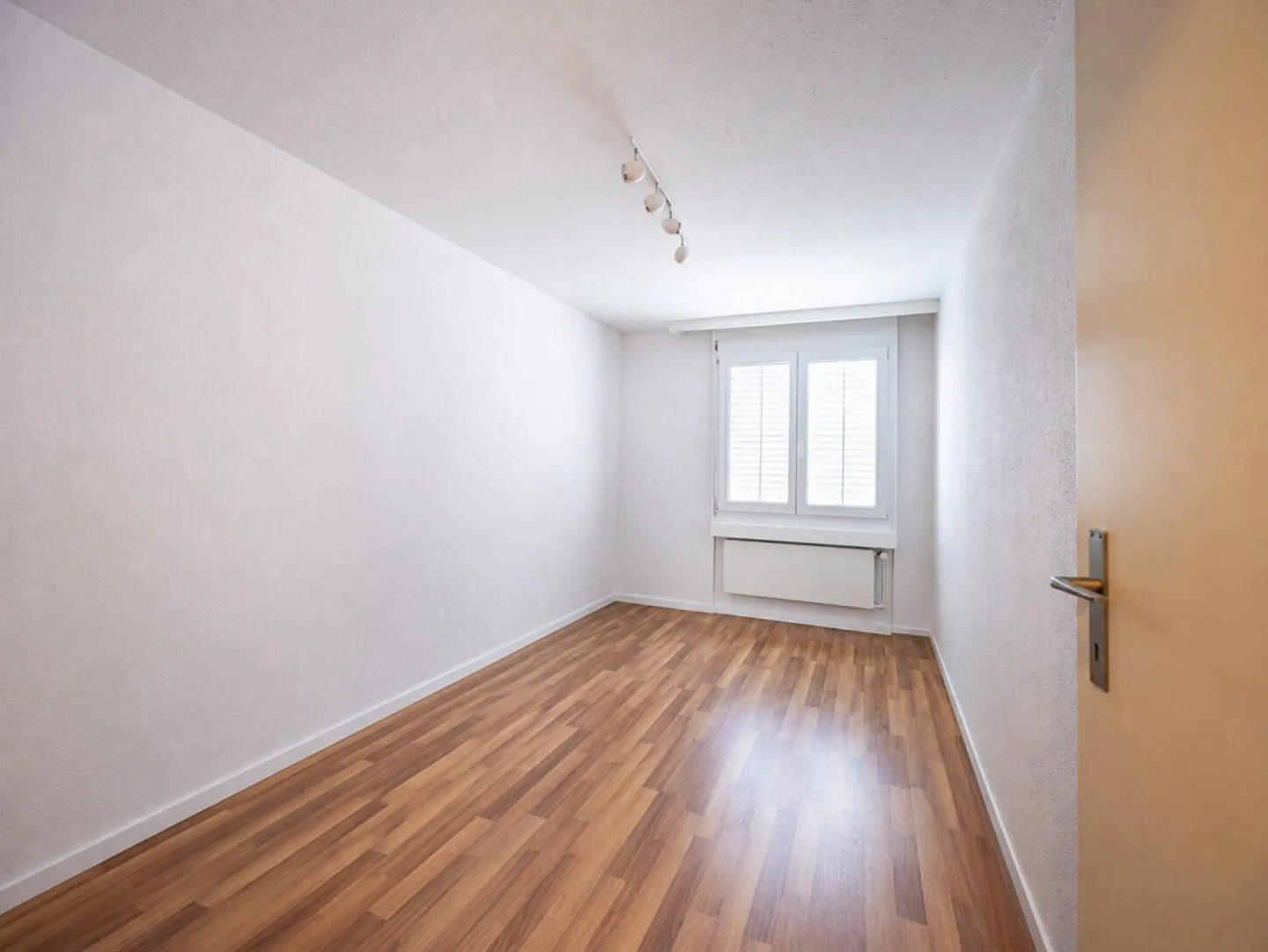 Plenty of living space at a fair price - Photo 6 of 13