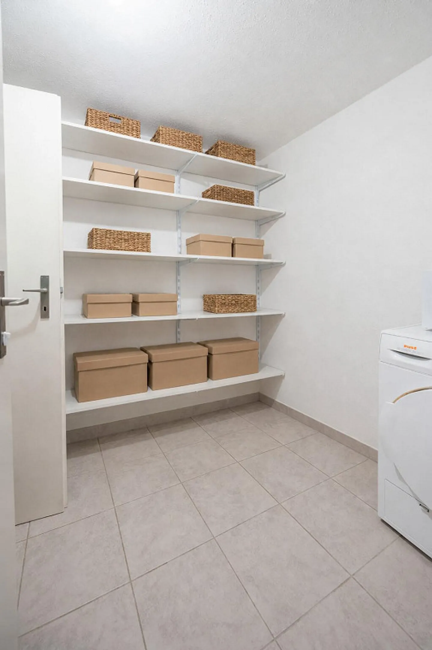 Plenty of living space at a fair price - Photo 9 of 13