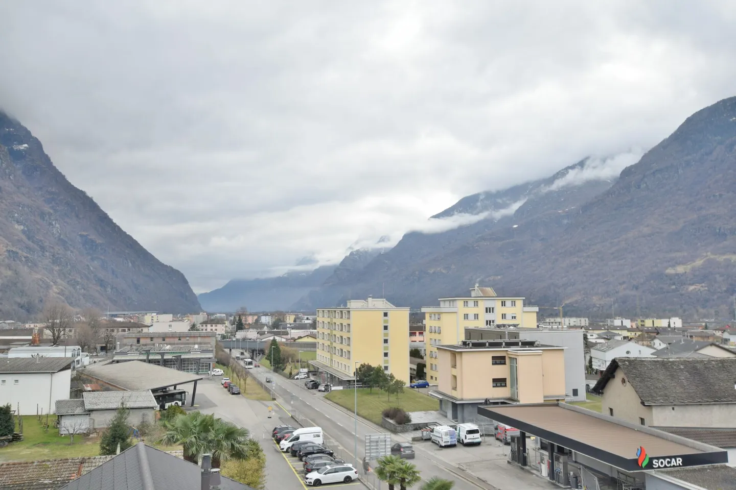 Prestigious 3.5 Room Penthouse - Photo 4 of 12