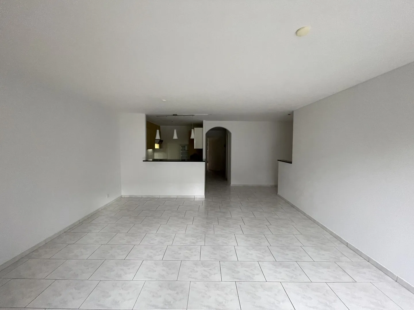 Appartement attrayant de 3,5 pièces avec balcon dans un quartier résidentiel calme - Photo 4 sur 10