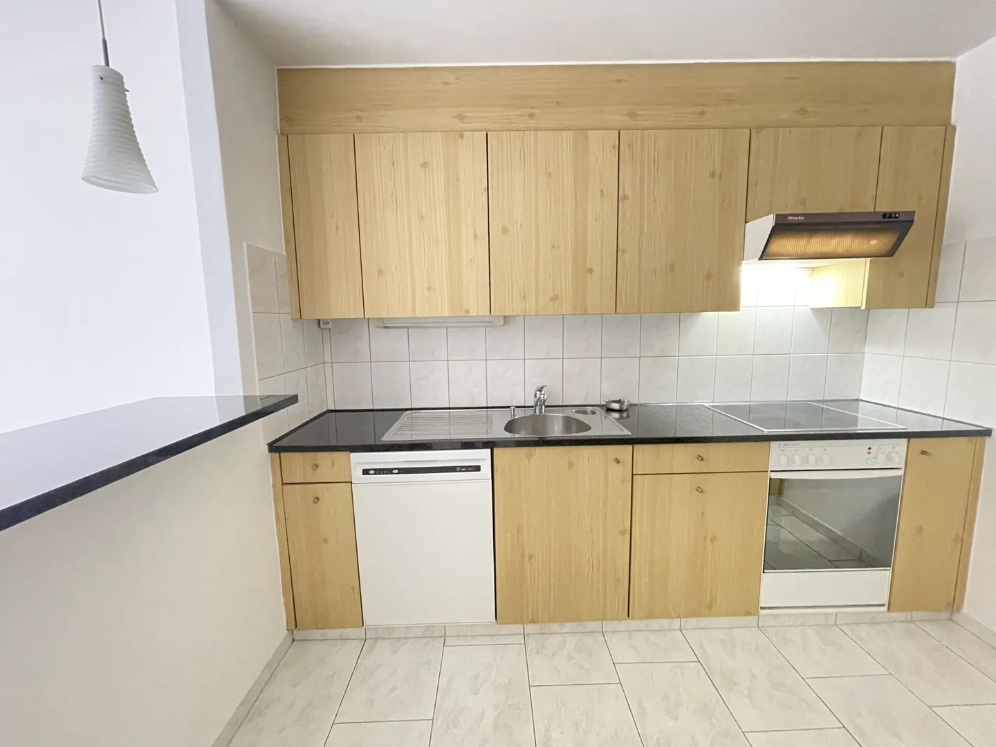 Appartement attrayant de 3,5 pièces avec balcon dans un quartier résidentiel calme - Photo 5 sur 10