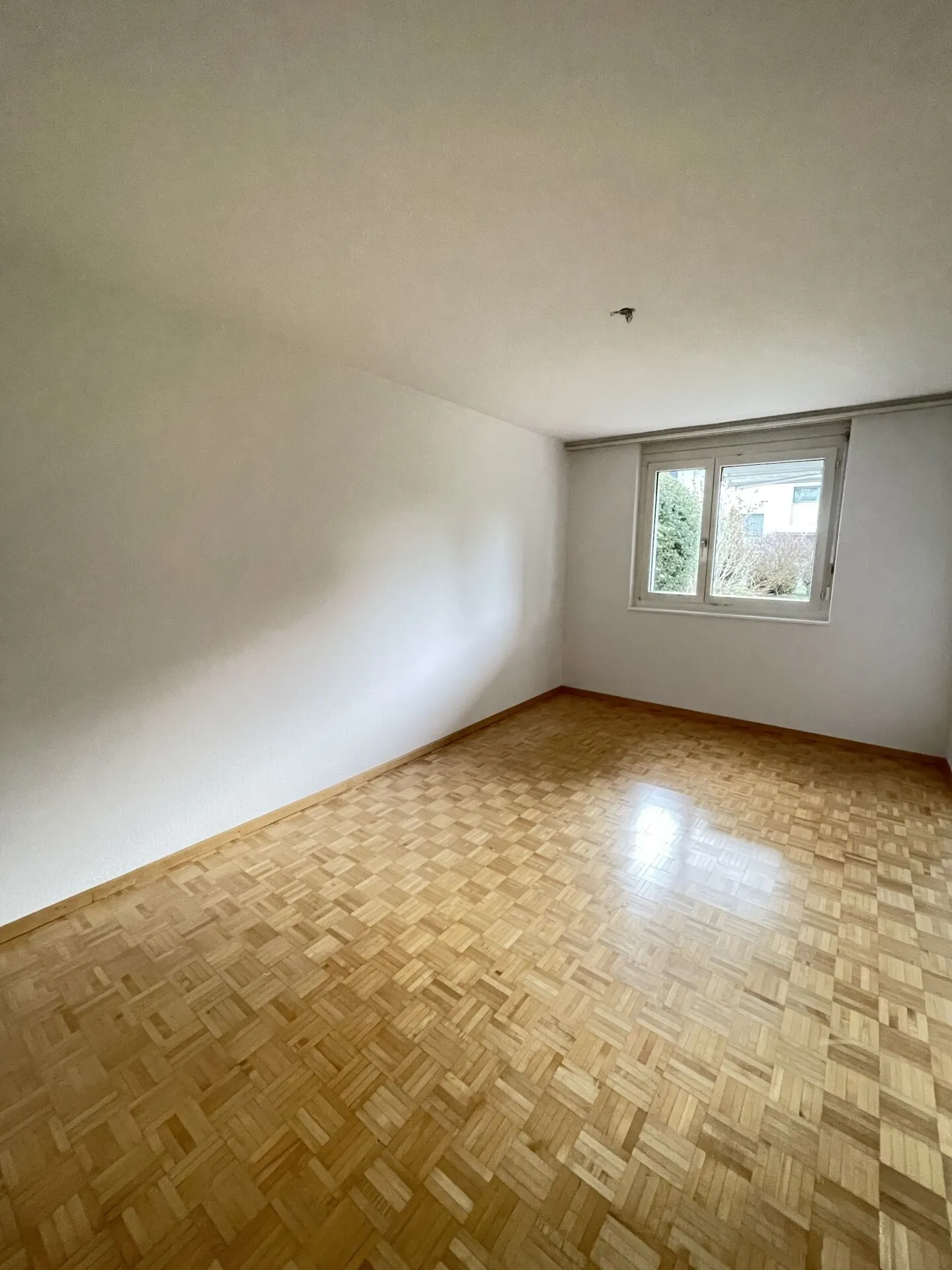 Appartement attrayant de 3,5 pièces avec balcon dans un quartier résidentiel calme - Photo 7 sur 10