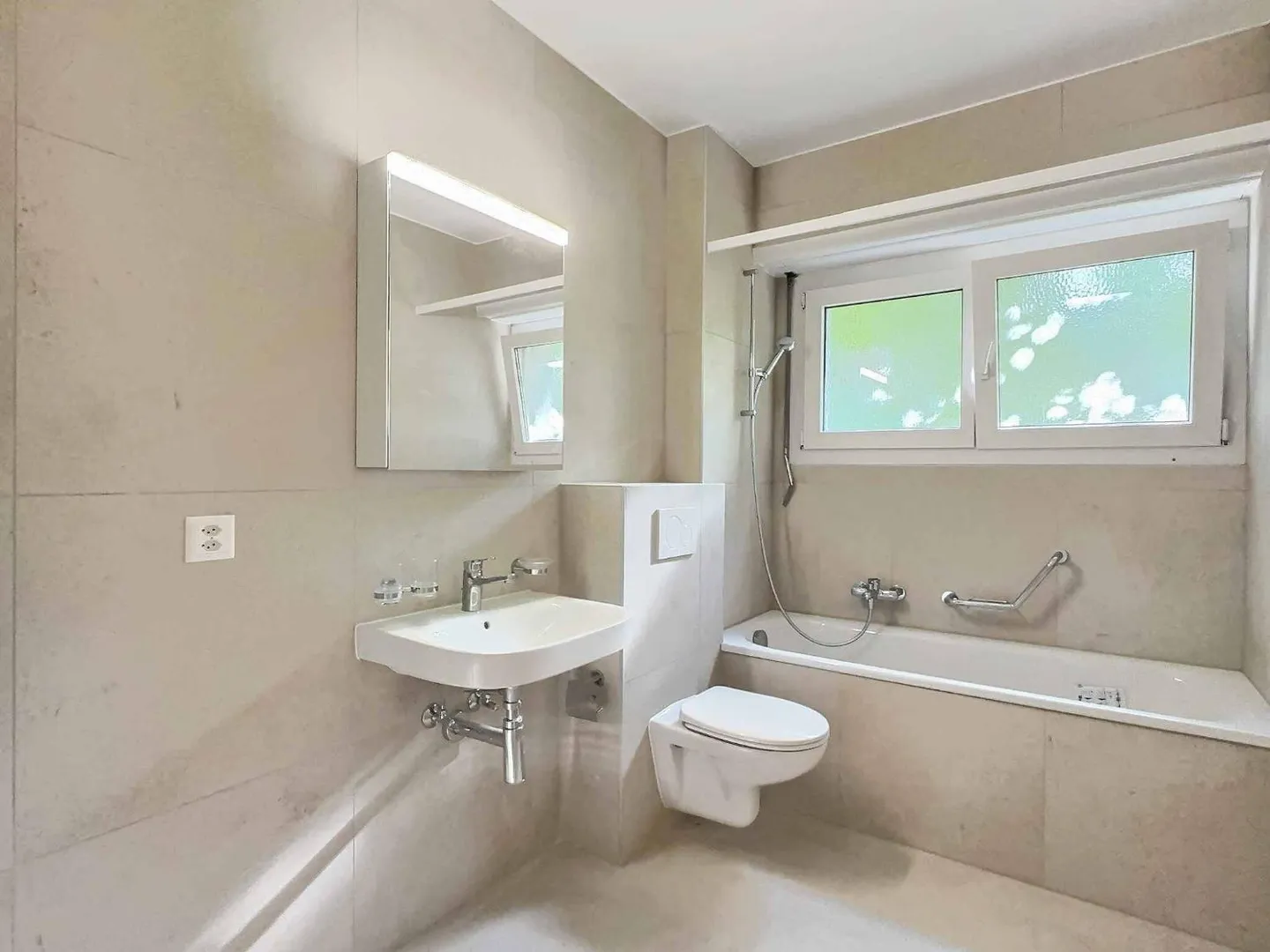 Appartement spacieux, entièrement rénové avec jardin privé à Prilly - Photo 7 sur 11