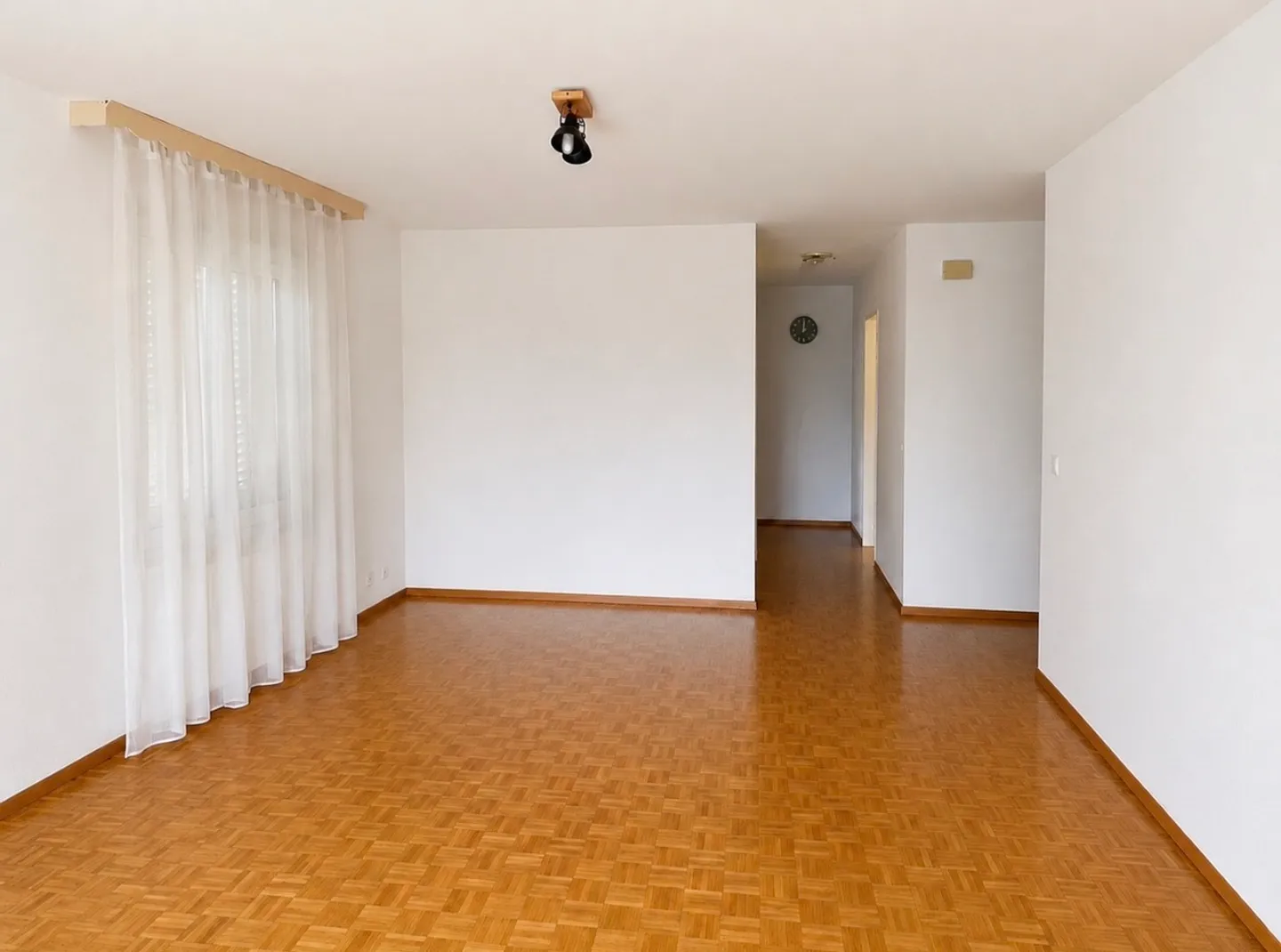 A louer magnifique appartement  de 4.5 pièces au 3ème étage - Photo 3 of 8
