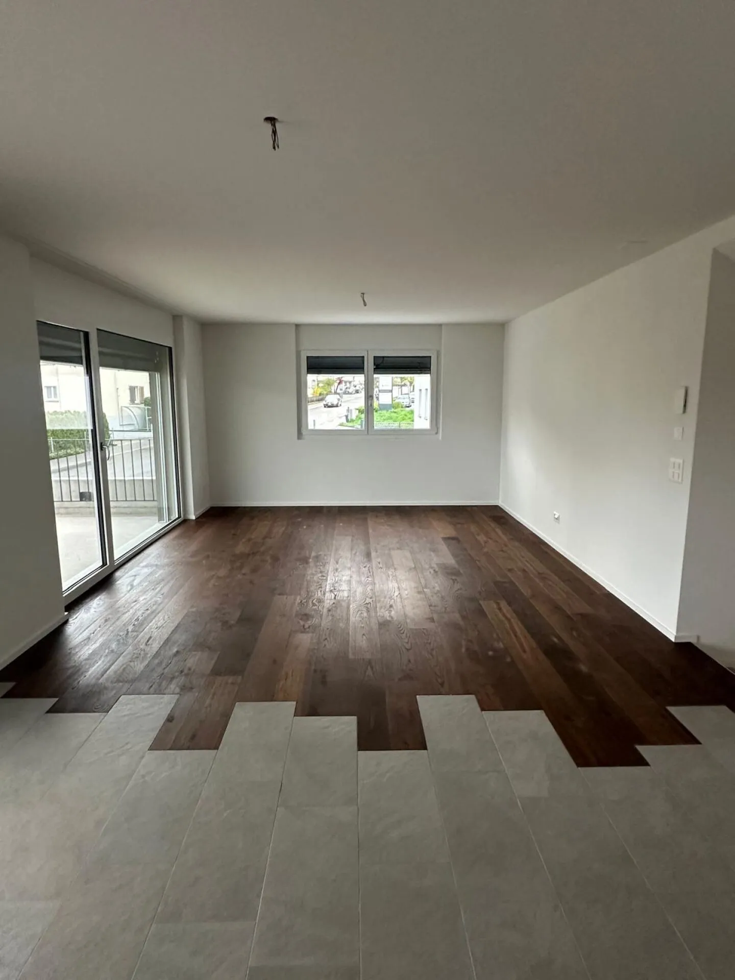 Appartamento 2.5 locali al 1° piano con grande balcone - Foto 2 di 7