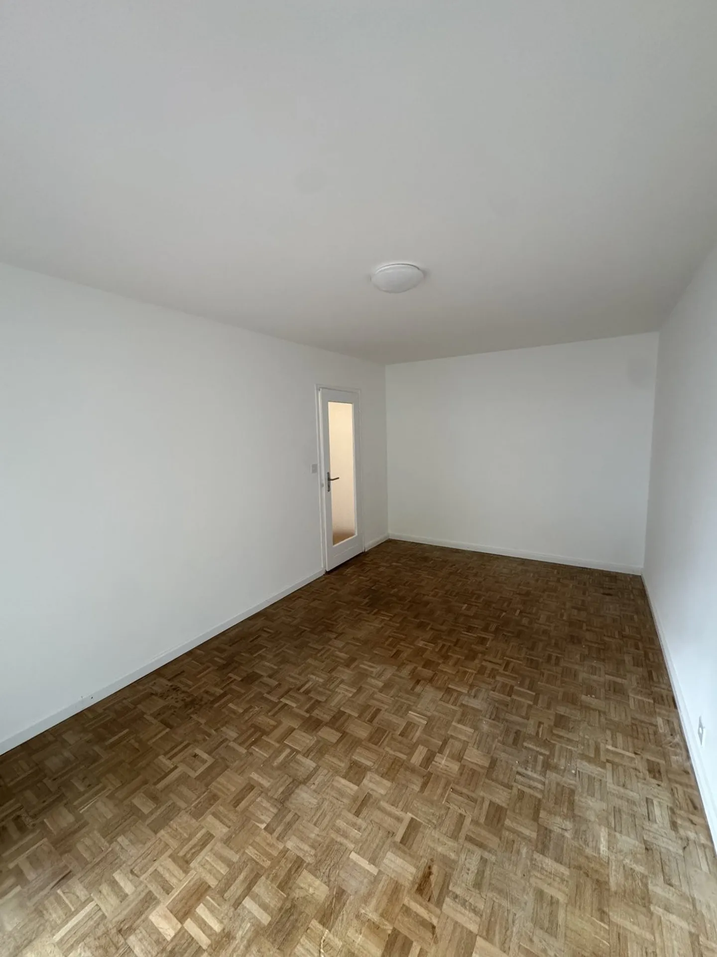 Apartment for rent - Photo 4 of 8