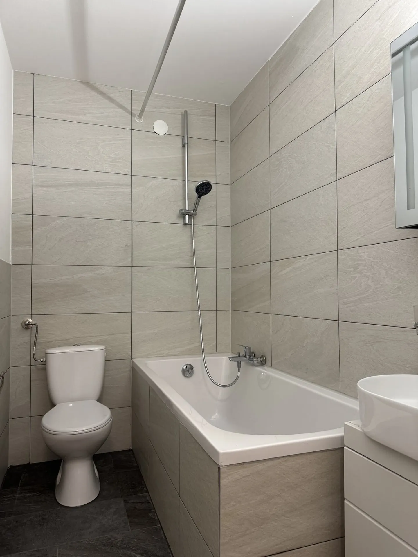 Apartment for rent - Photo 6 of 8