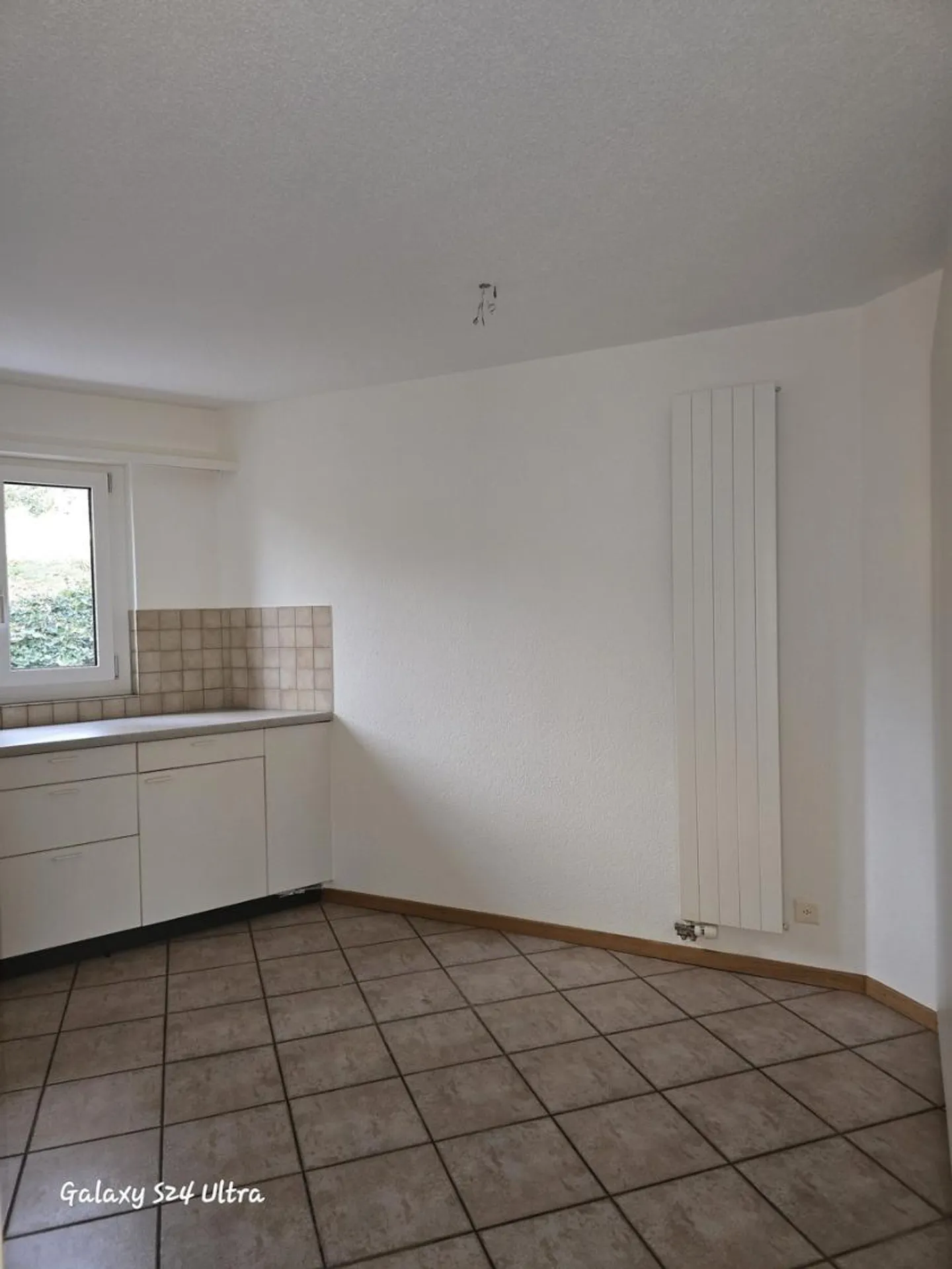 Erdgeschosswohnung mit Balkon - Foto 2 von 13