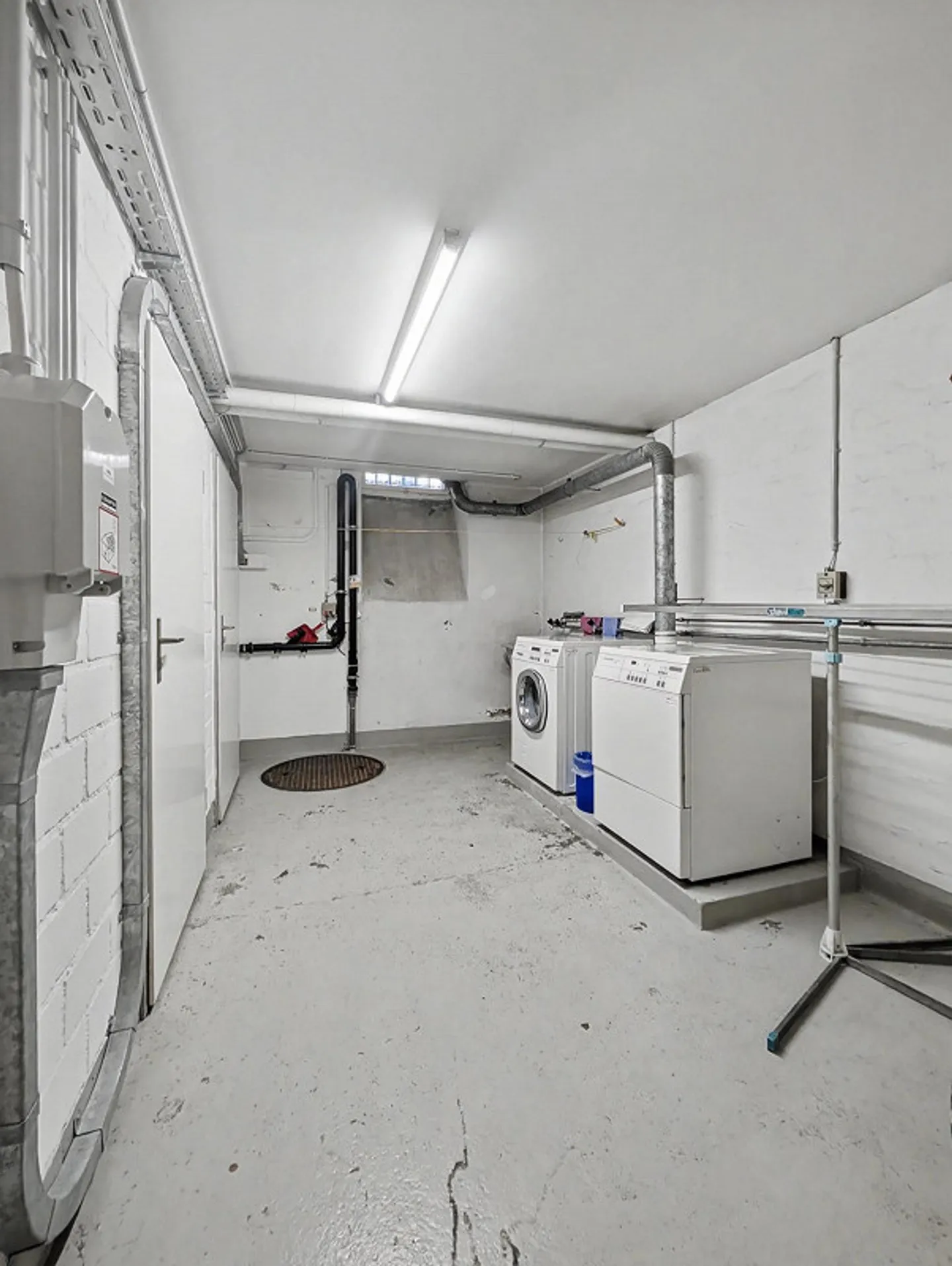 Charming 3-room penthouse in Basel with a view of Bruderholz - Photo 10 of 14