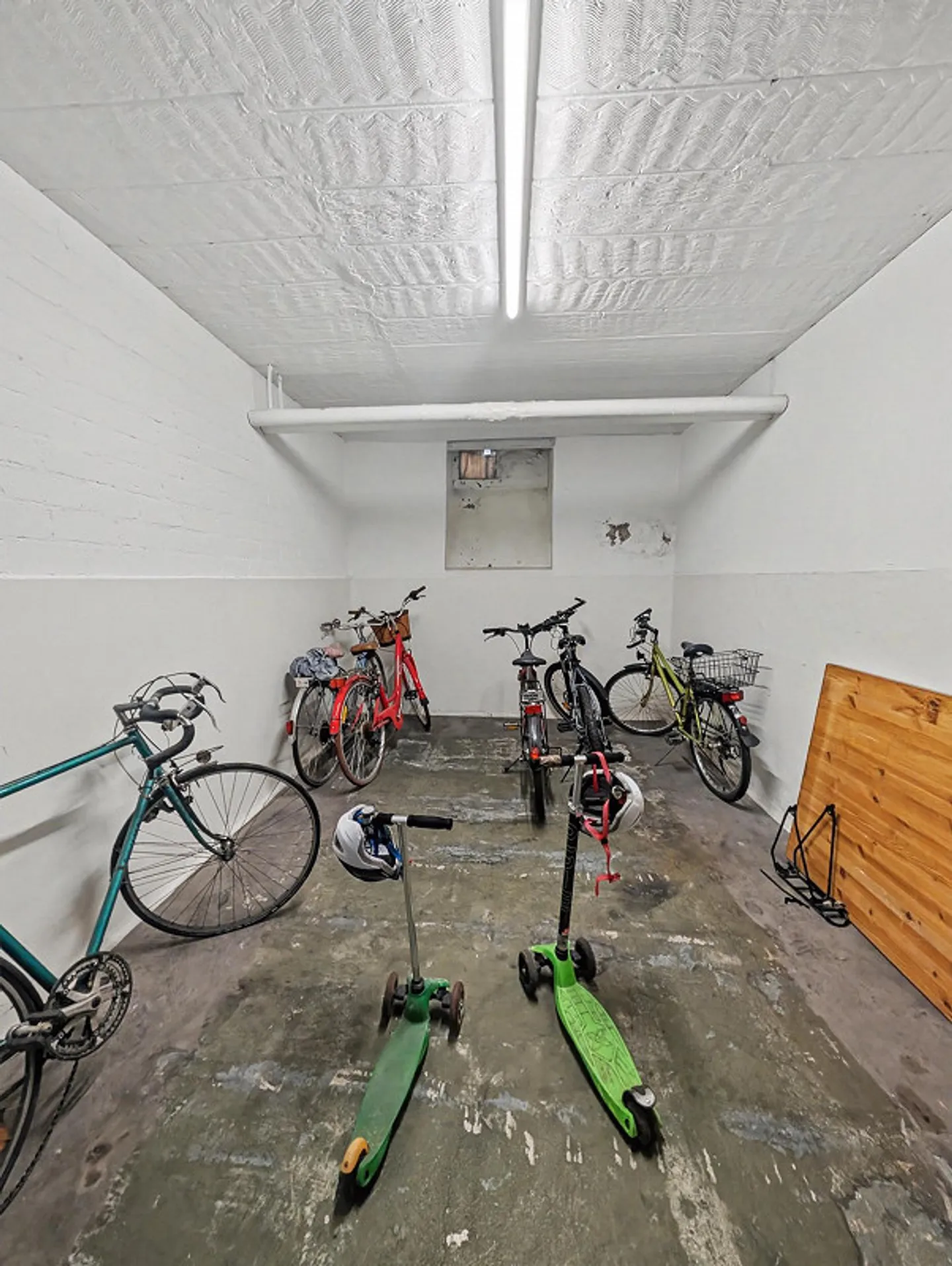 Charming 3-room penthouse in Basel with a view of Bruderholz - Photo 12 of 14