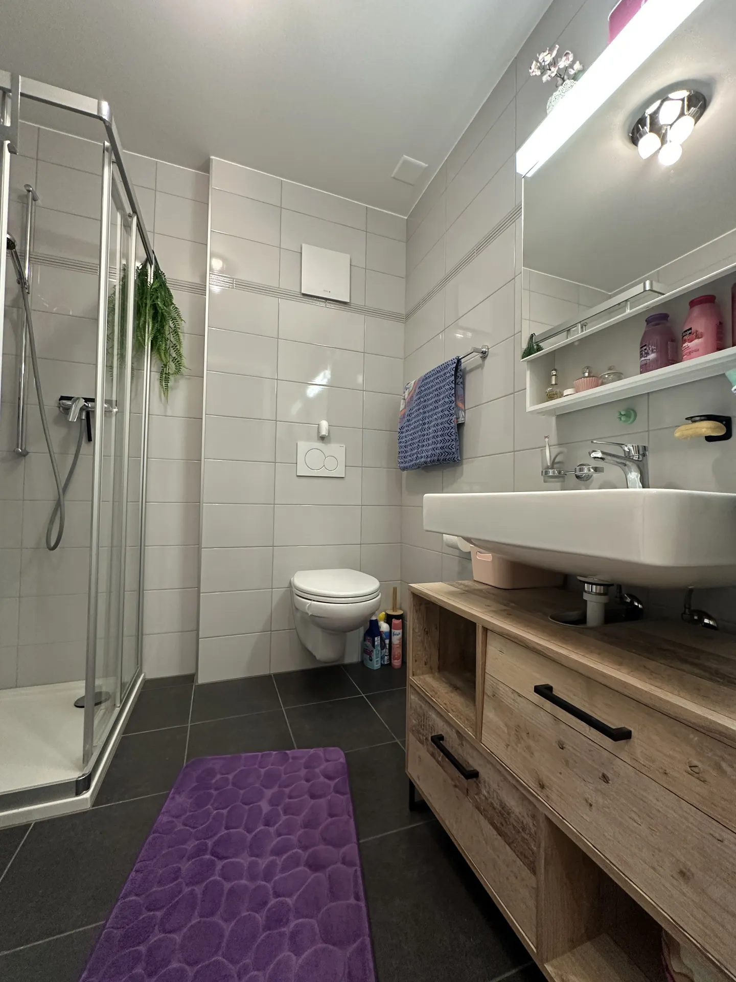 Spacious Garden Apartment - Photo 8 of 10