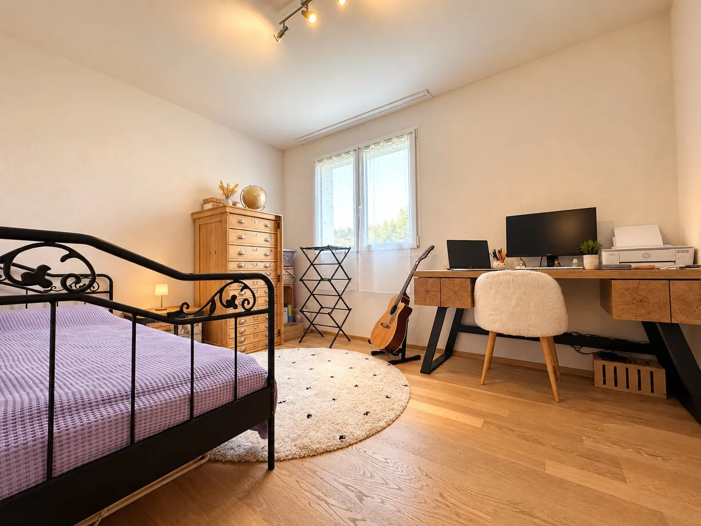 Spacious Garden Apartment - Photo 9 of 10