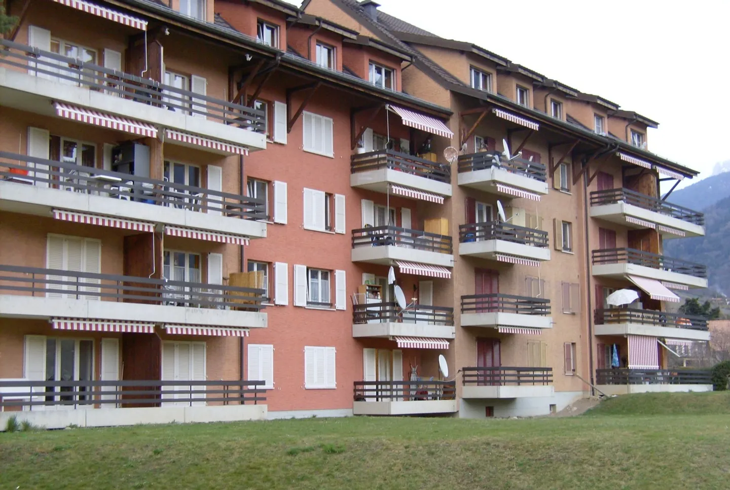 2.5 rooms on the 5th floor in Bex - Photo 3 of 6