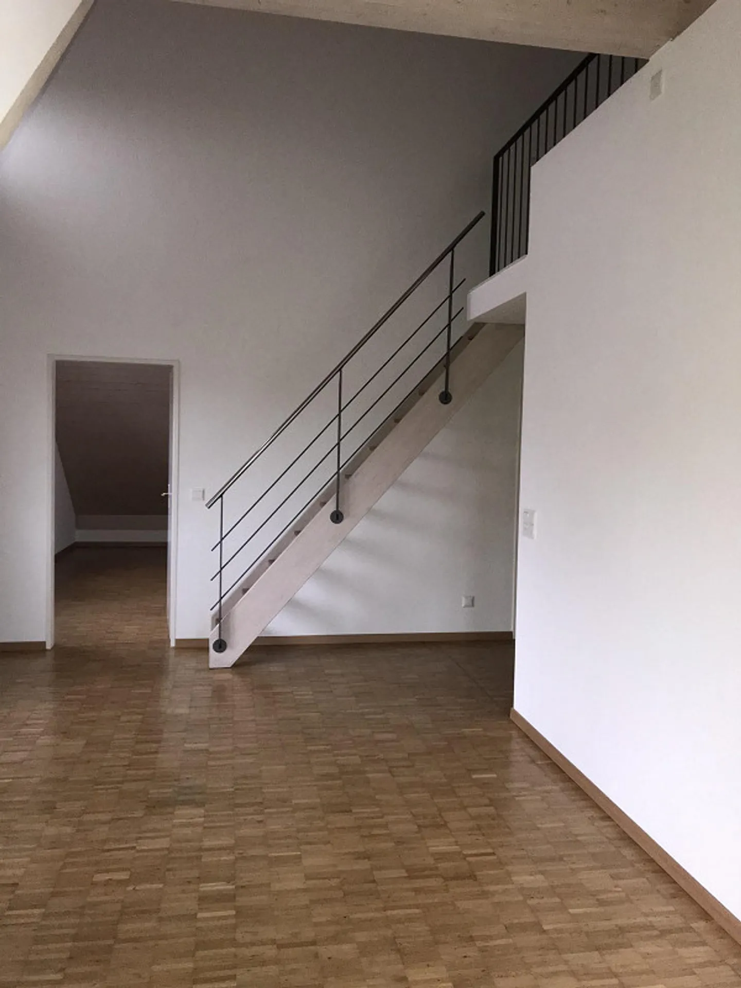 Appartamento di 5,5 stanze in mansarda - Foto 1 di 12