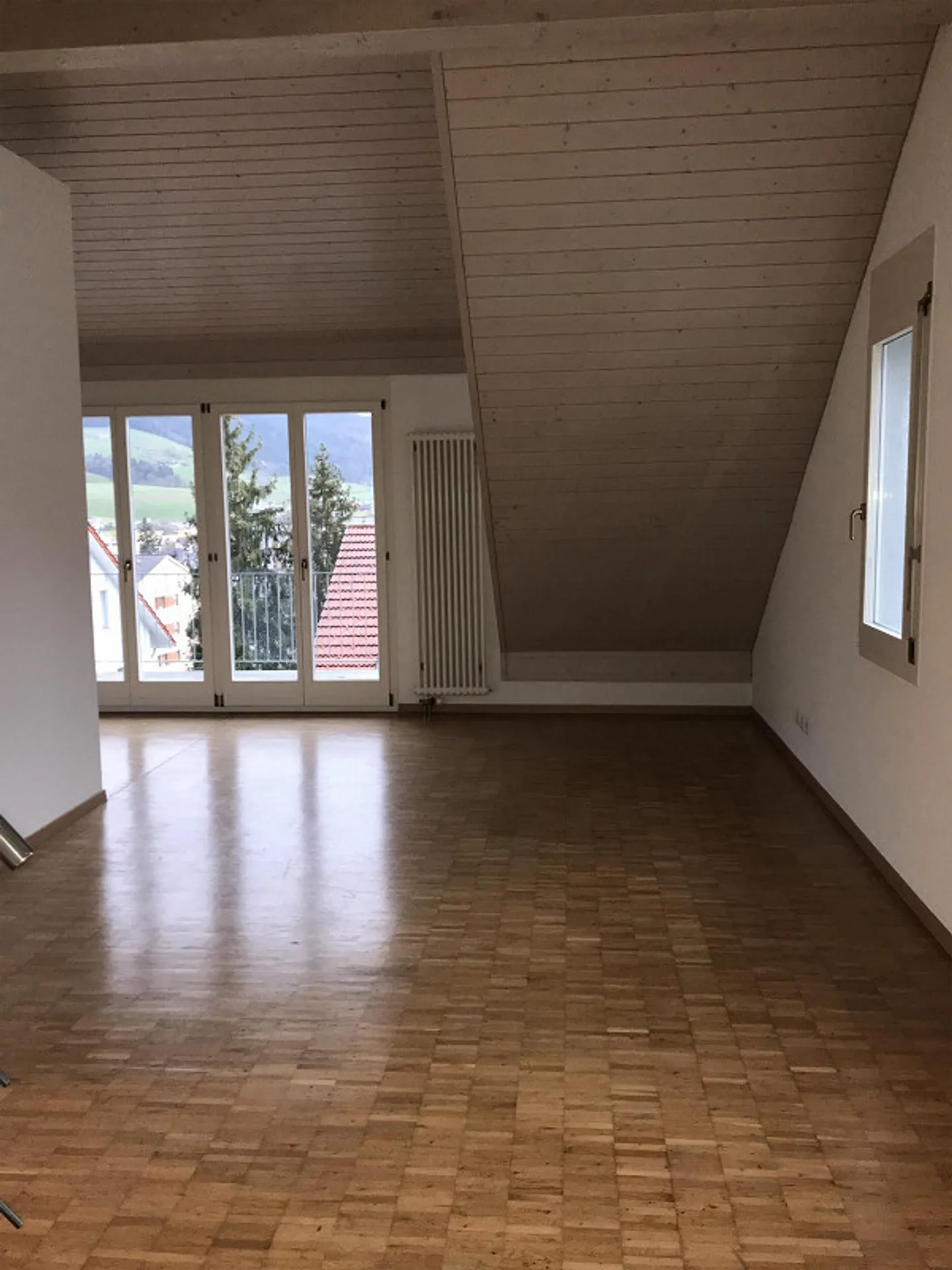 Appartamento di 5,5 stanze in mansarda - Foto 2 di 12