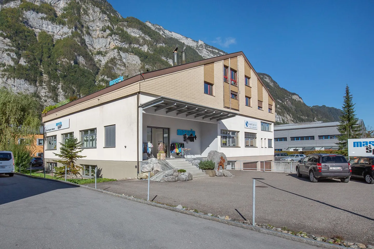 Spazio di stoccaggio in una posizione attraente - Foto 4 di 4