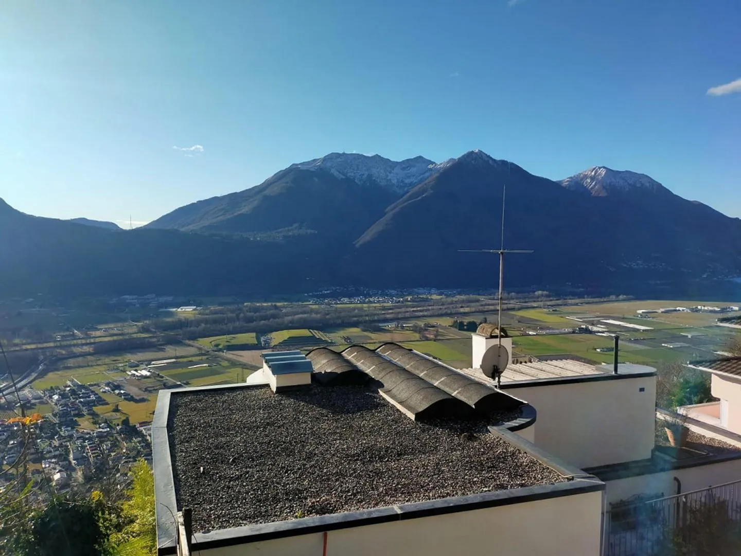 «appartamento duplex di 7 1/2 loc. molto tranquilla e soleggiata» - Foto 1 di 20