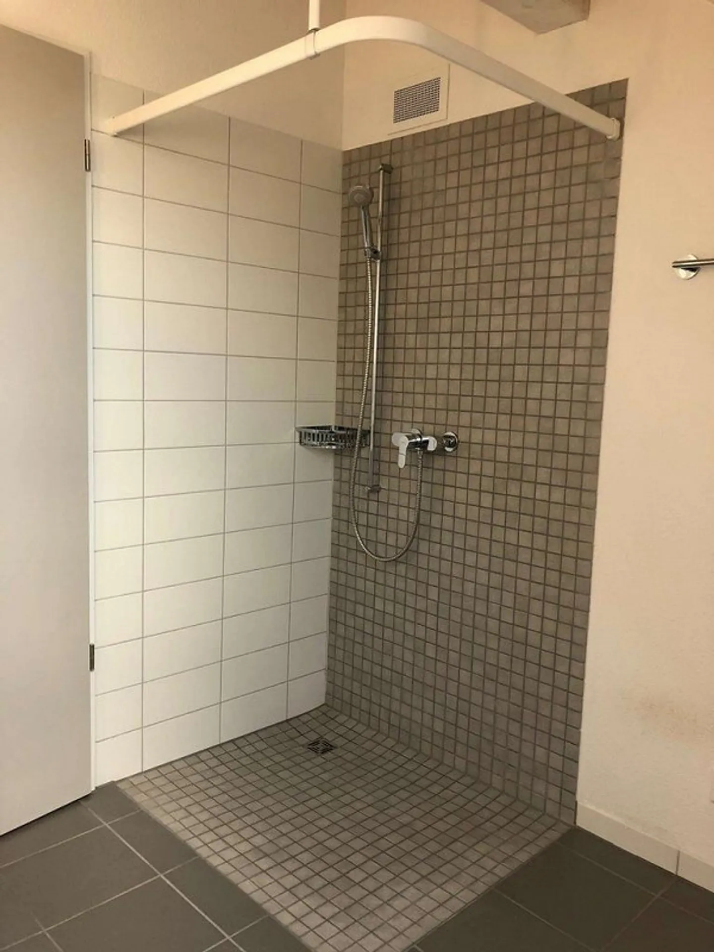 Appartamento Attico Elegante - Foto 6 di 7