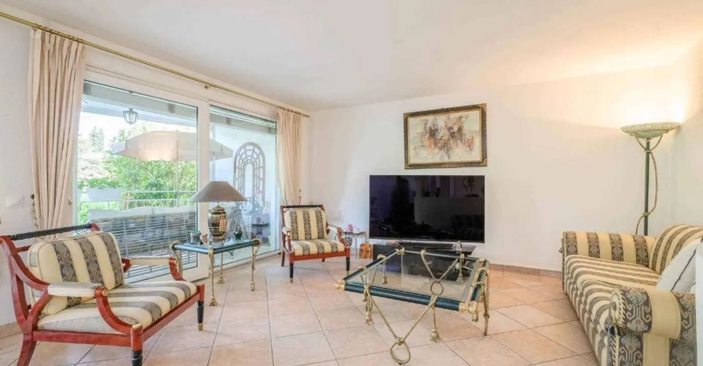 Appartement en rez-de-jardin à Pregny - Photo 2 sur 10