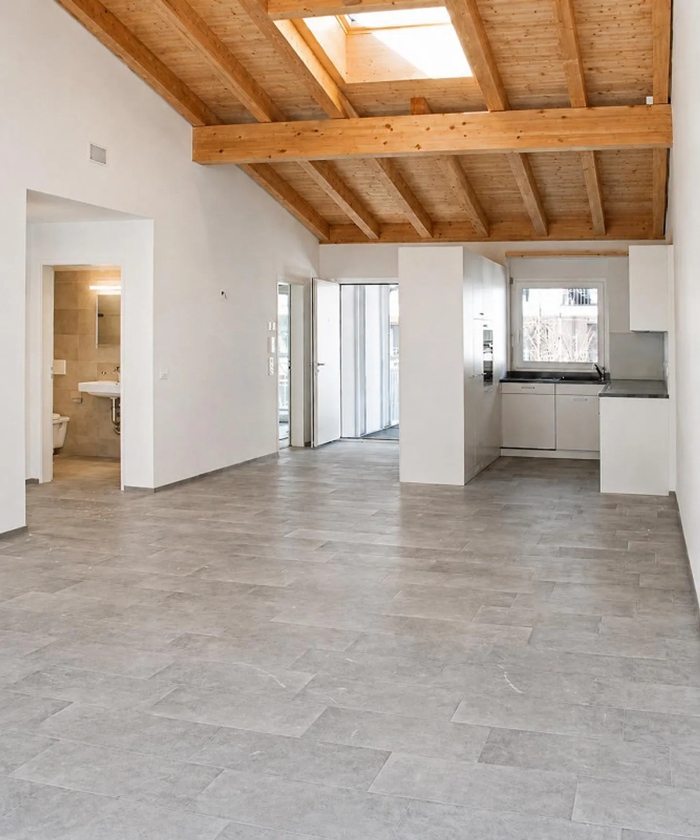 Charmante Dachgeschosswohnung in Domat/Ems - Foto 3 von 5