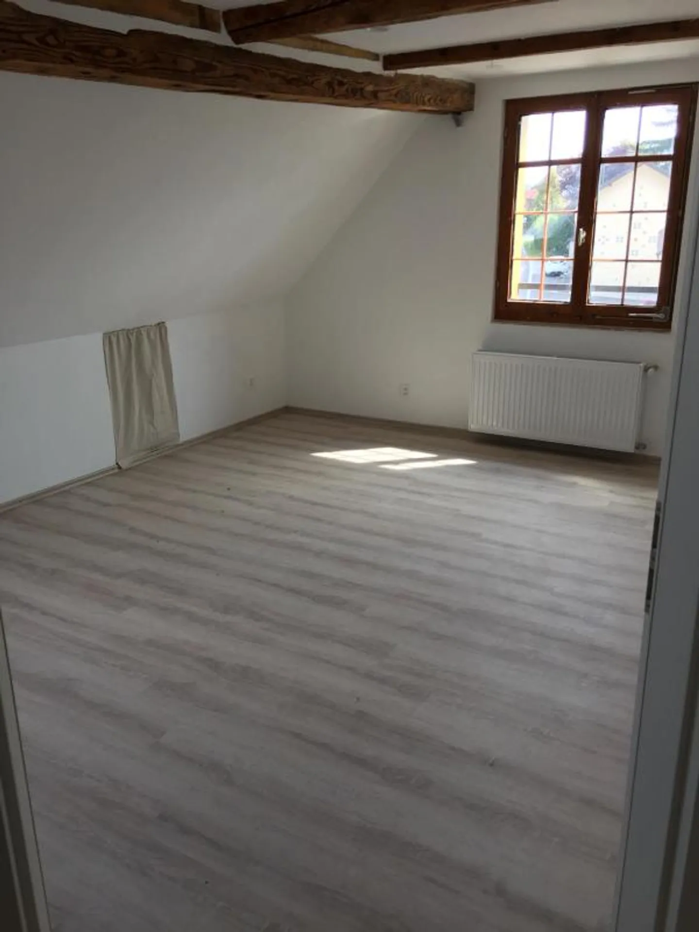 3 Room Attic Apartment - Photo 4 of 5