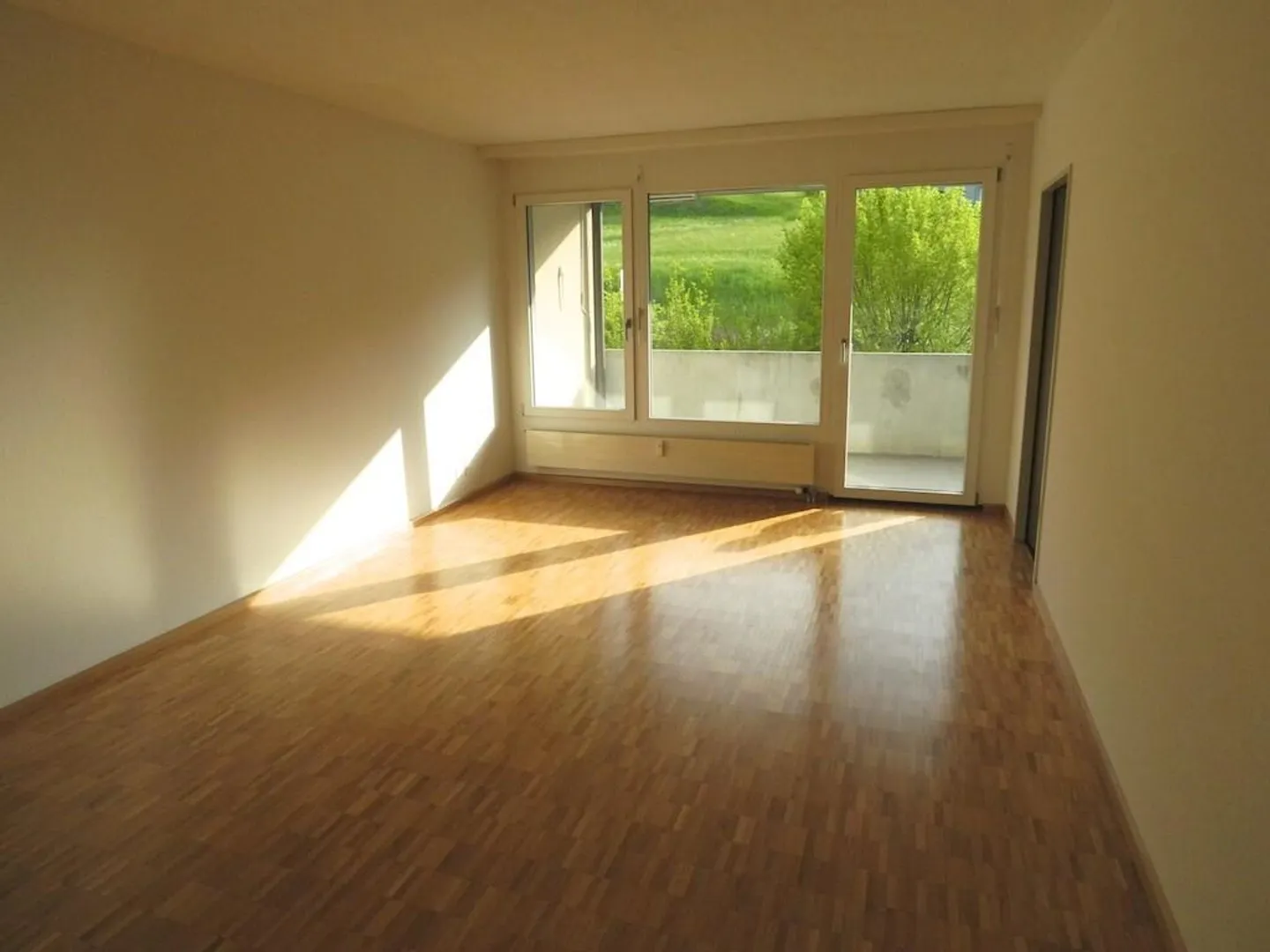 Appartement 2,5 pièces avec balcon à Thürnen - Photo 2 sur 6