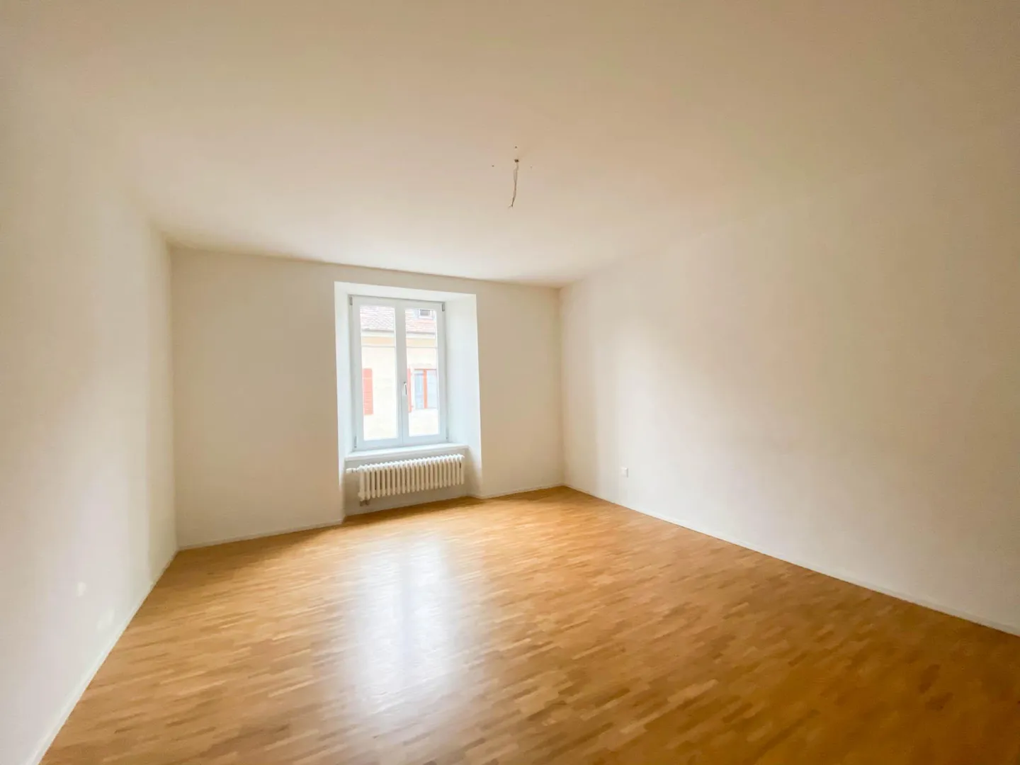 Zu vermieten? Schönes 4-Zimmer-Apartment in Fleurier - Foto 3 von 7