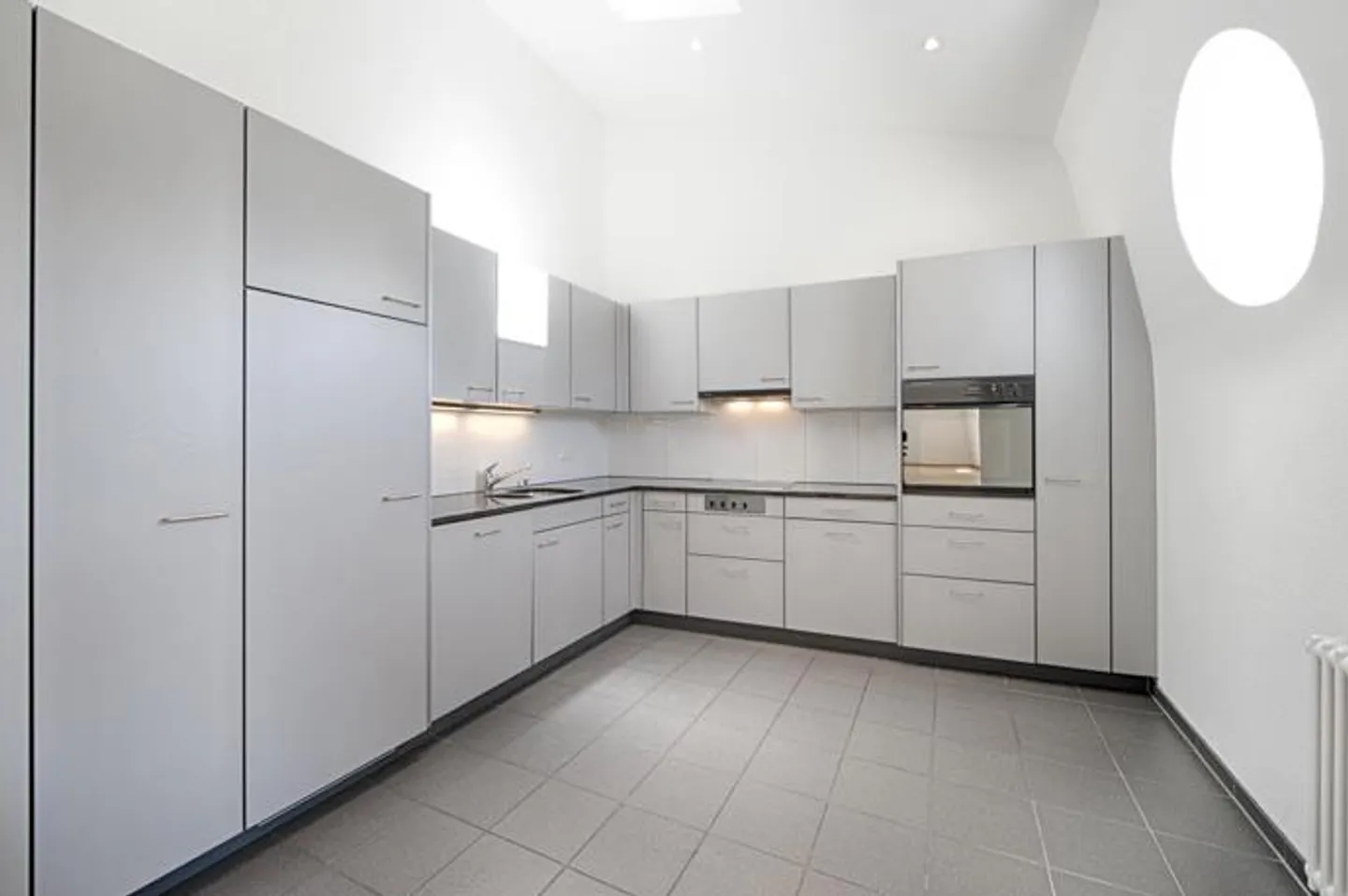 LOUER SANS CAUTION - Appartement Loft au Cœur de Thun - Photo 2 sur 10