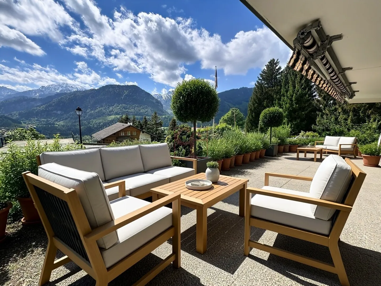 Beautiful chalet with 7.5 rooms in Crésuz in Gruyère - Photo 13 of 13