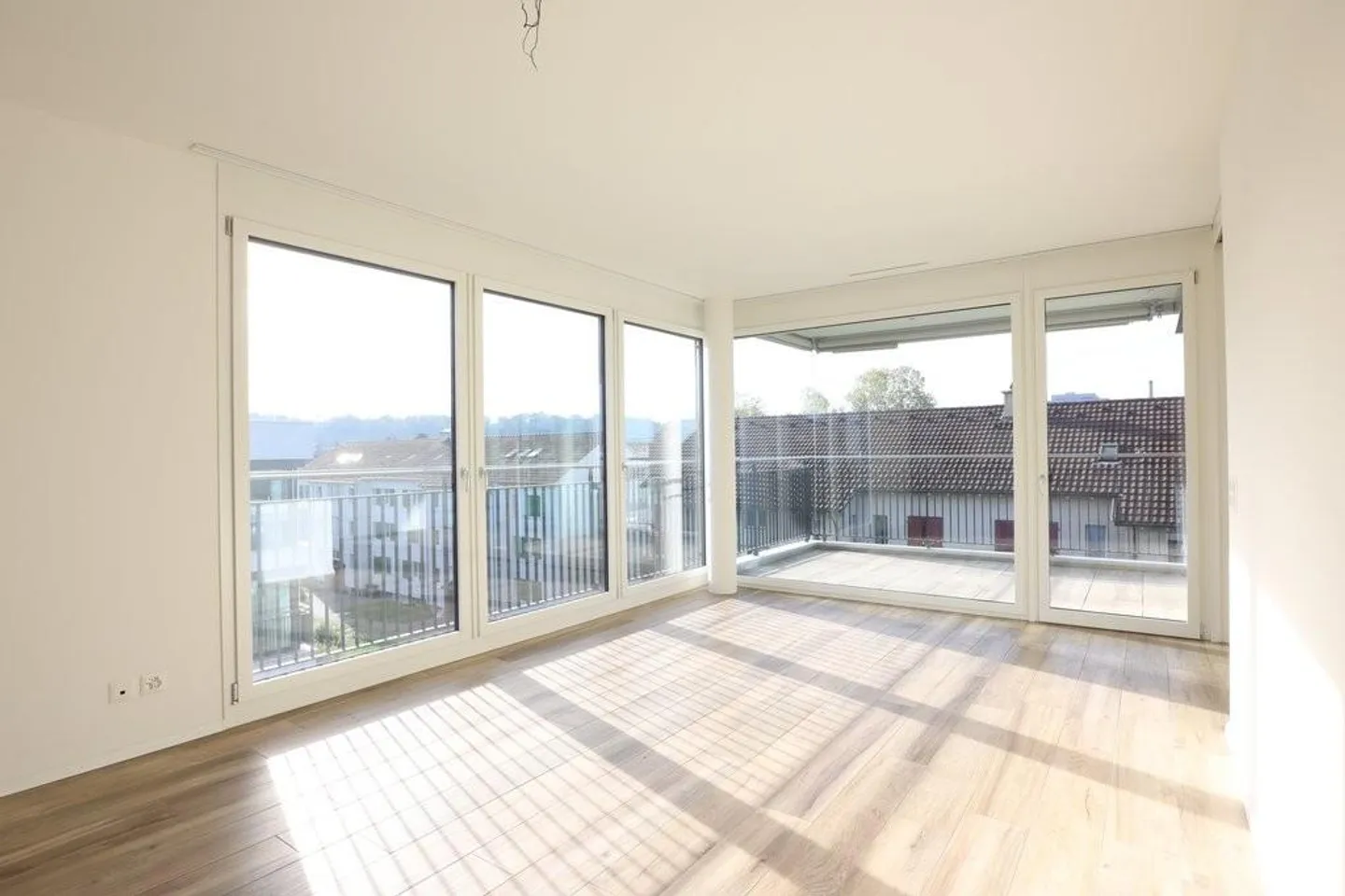 Modern apartment in a central location - Photo 2 of 7