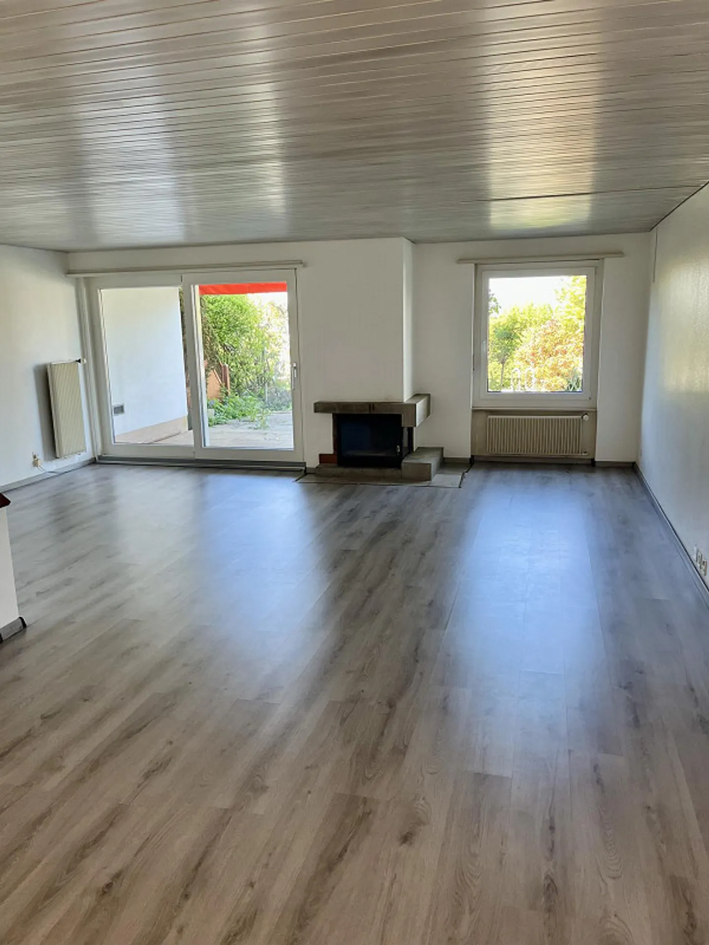 Maison individuelle de 5 pièces en coin avec jardin, vue et beaucoup de potentiel - Photo 8 sur 13
