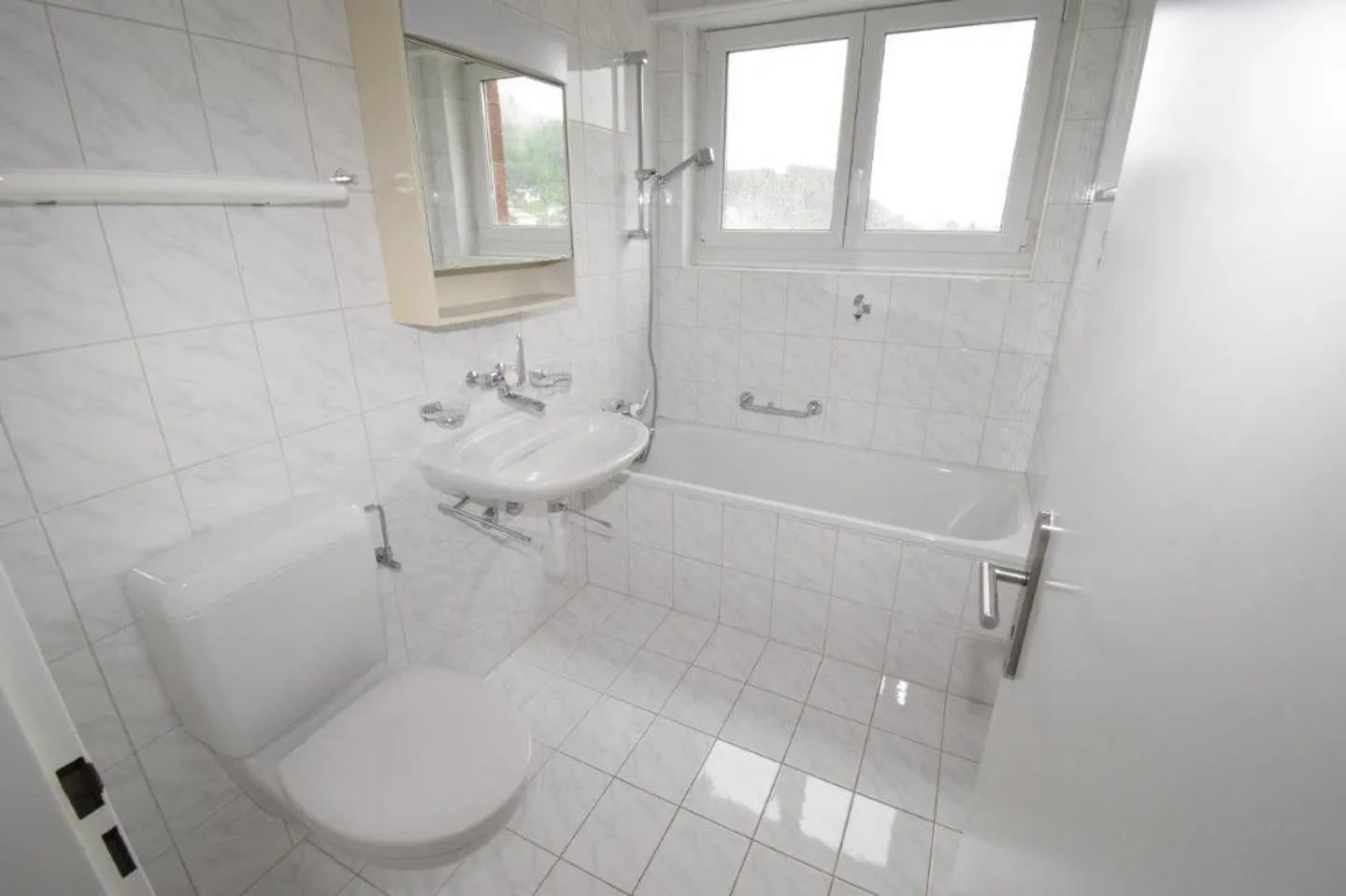 Gross und hell - Zentral und doch im Grünen - Foto 12 von 13