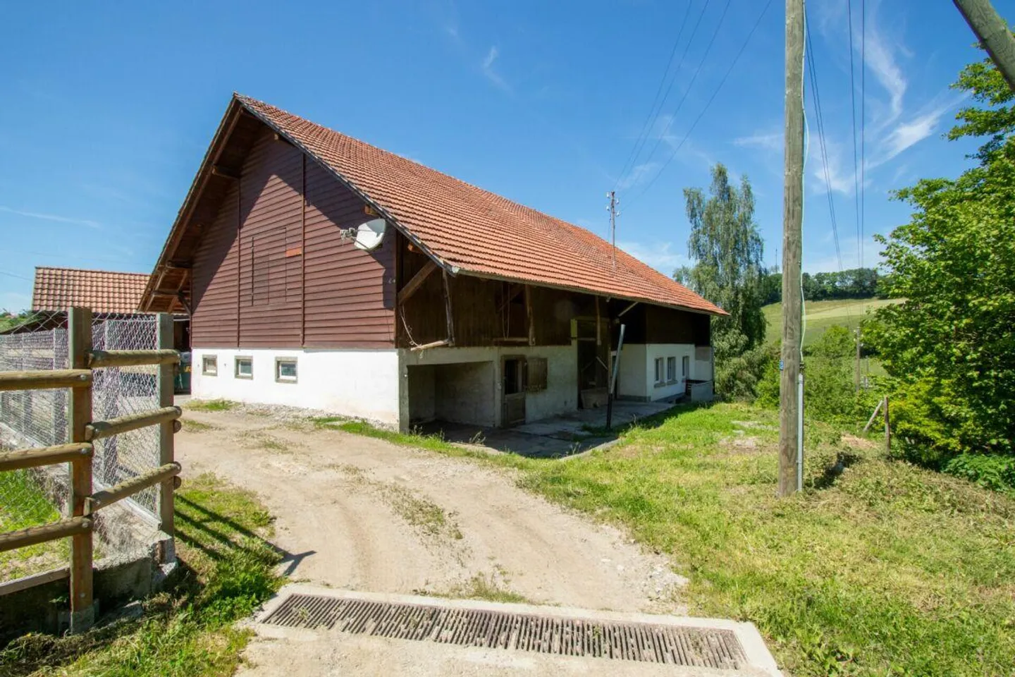 Authentisches Renovierungsbedürftiges Bauernhaus - Foto 1 von 16